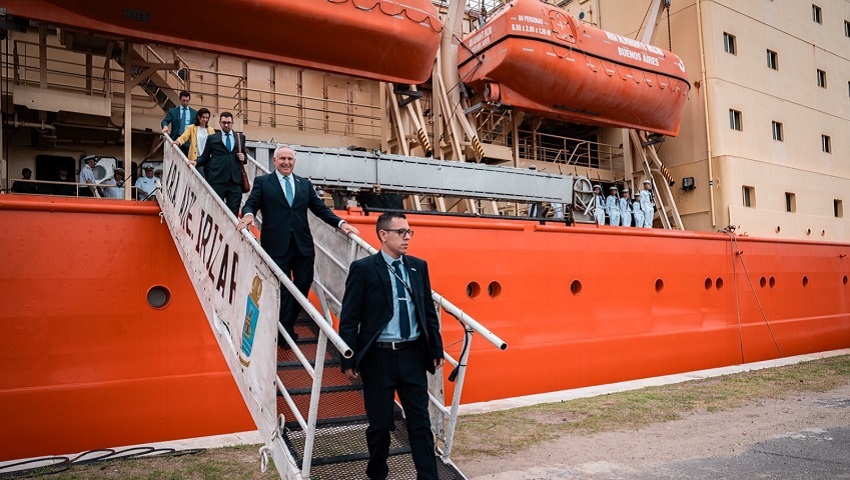 Destacó la misión del buque de la Armada Argentina, que se encuentra en su etapa final de alistamiento para una nueva Campaña Antártica.