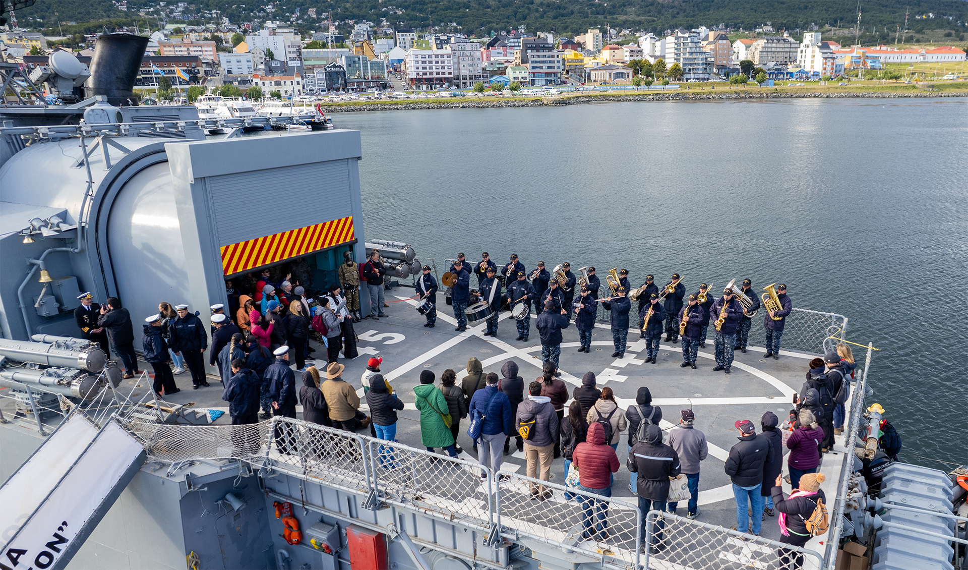 El evento, a bordo de la corbeta ARA “Robinson”, coincidió con el Día de la Flota de Mar.