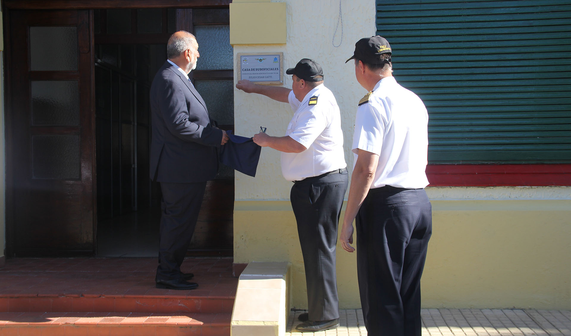 La ceremonia fue presidida por el Comandante de la Fuerza Aeronaval N°2, Capitán de Navío Guillermo Molina.