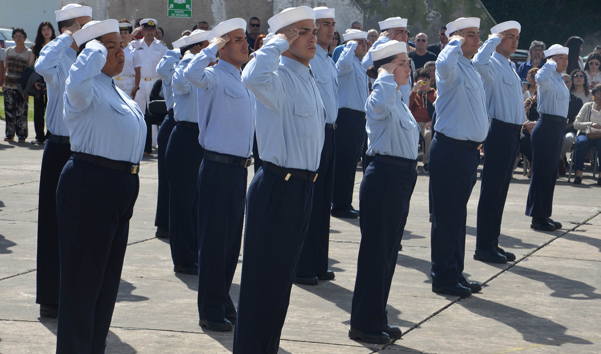 Se trata del Curso de Asimilación Regional Naval para profesionales (CARNA) y Marineros Tropa Voluntaria y Técnicos Administrativos.