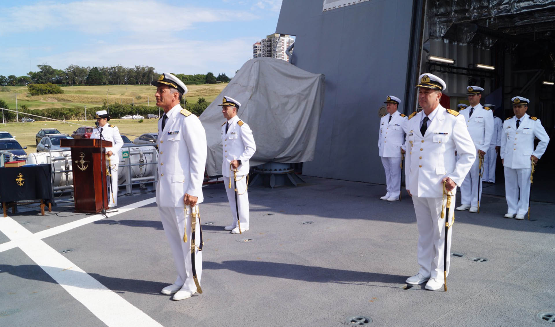 El Comandante del Área Naval Atlántica, tomó juramento y puso en funciones al Capitán de Navío Patricio Gastón Vega.