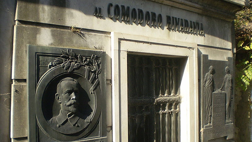 En su corta pero fructífera vida, fue comandante de grandes buques, jefe de la Armada y llegó a ocupar el cargo de Ministro de Marina. Destacado por su notable visión sobre los temas del mar y su legado, es ejemplo de austeridad, dedicación y profesionalismo.