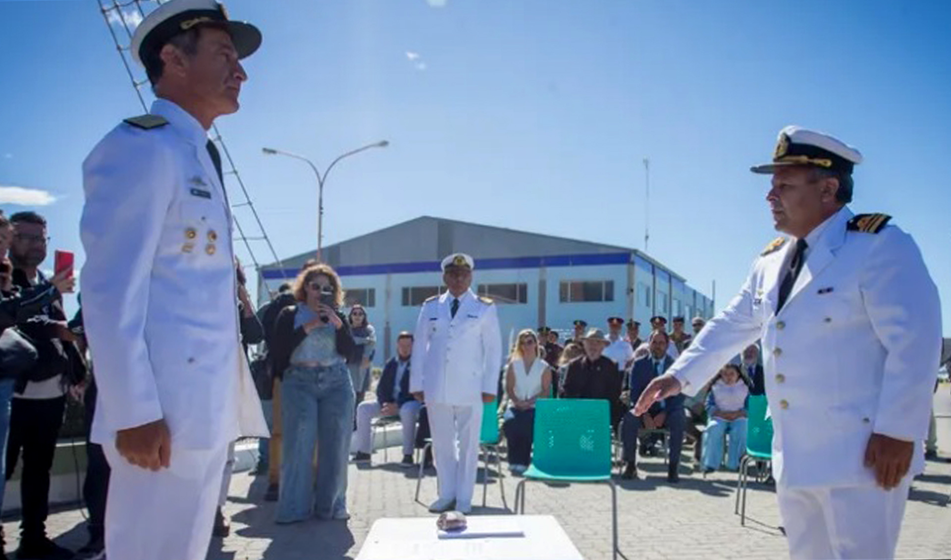 La ceremonia estuvo presidida por el Comandante del Área Naval Atlántica, Contraalmirante Marcelo Paternostro.