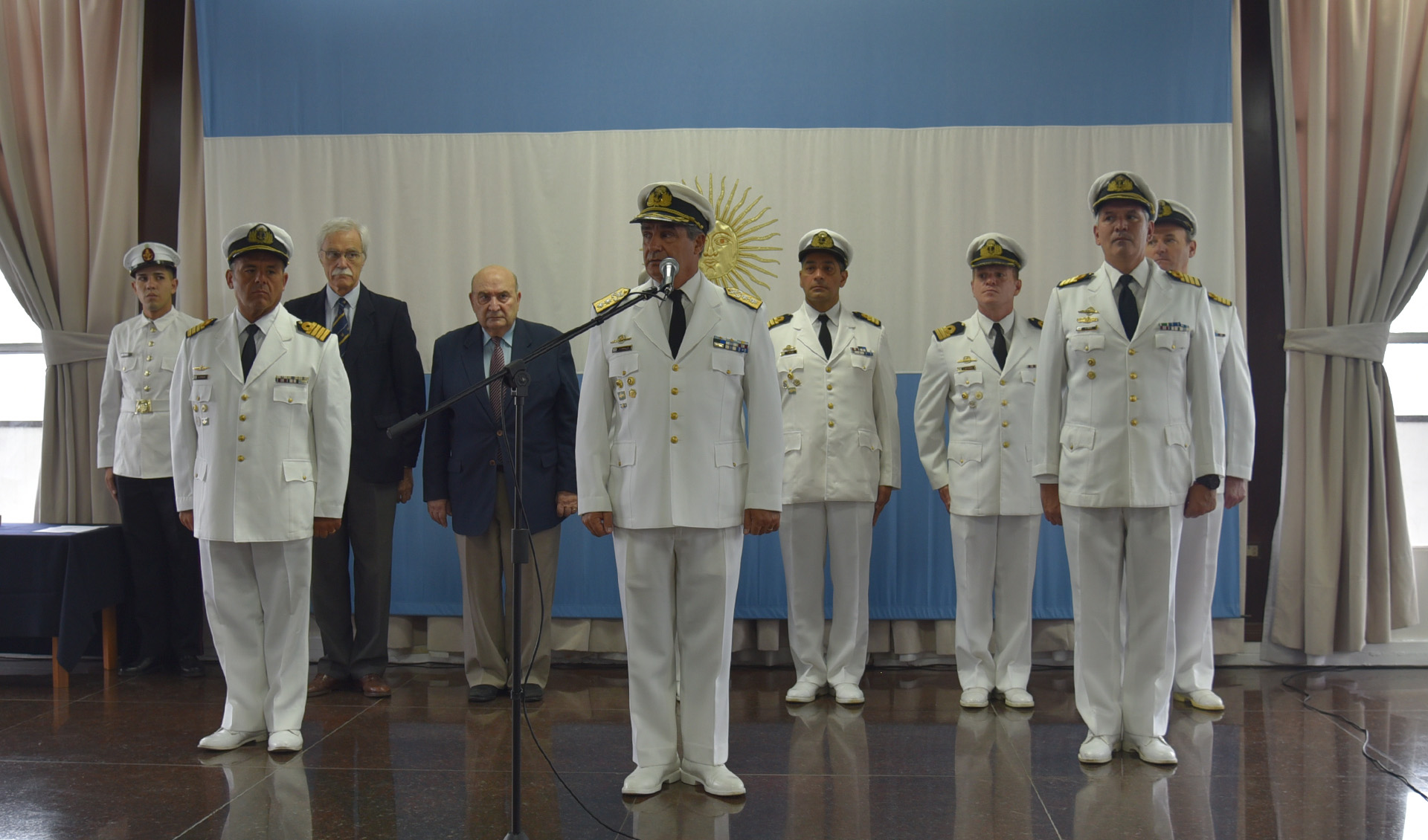 El Capitán de Navío Daniel Alfredo Corvalán tomó el cargo en reemplazo del Capitán de Navío Carlos Alberto Recio.