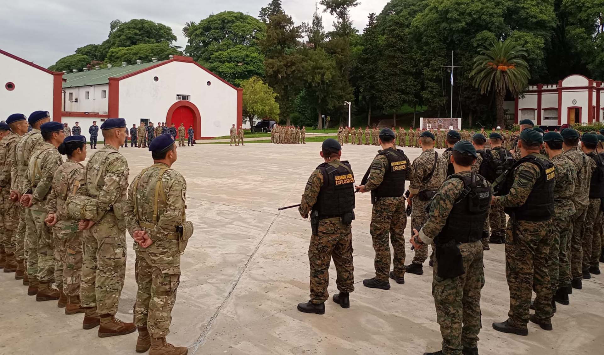 Durante una semana, Fuerzas Armadas y de Seguridad se adiestran en actividades de liderazgo.