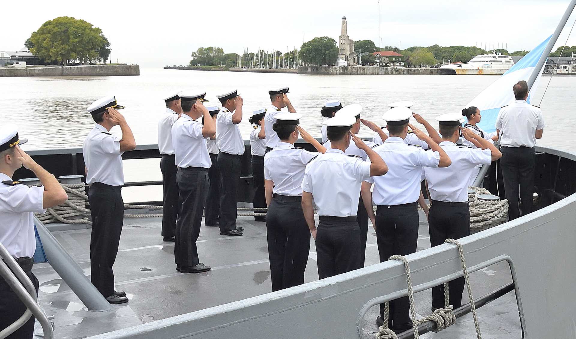 El acto fue presidido por el Comandante de la División Patrullado Fluvial, Capitán de Fragata Raúl Adrián Mercado.