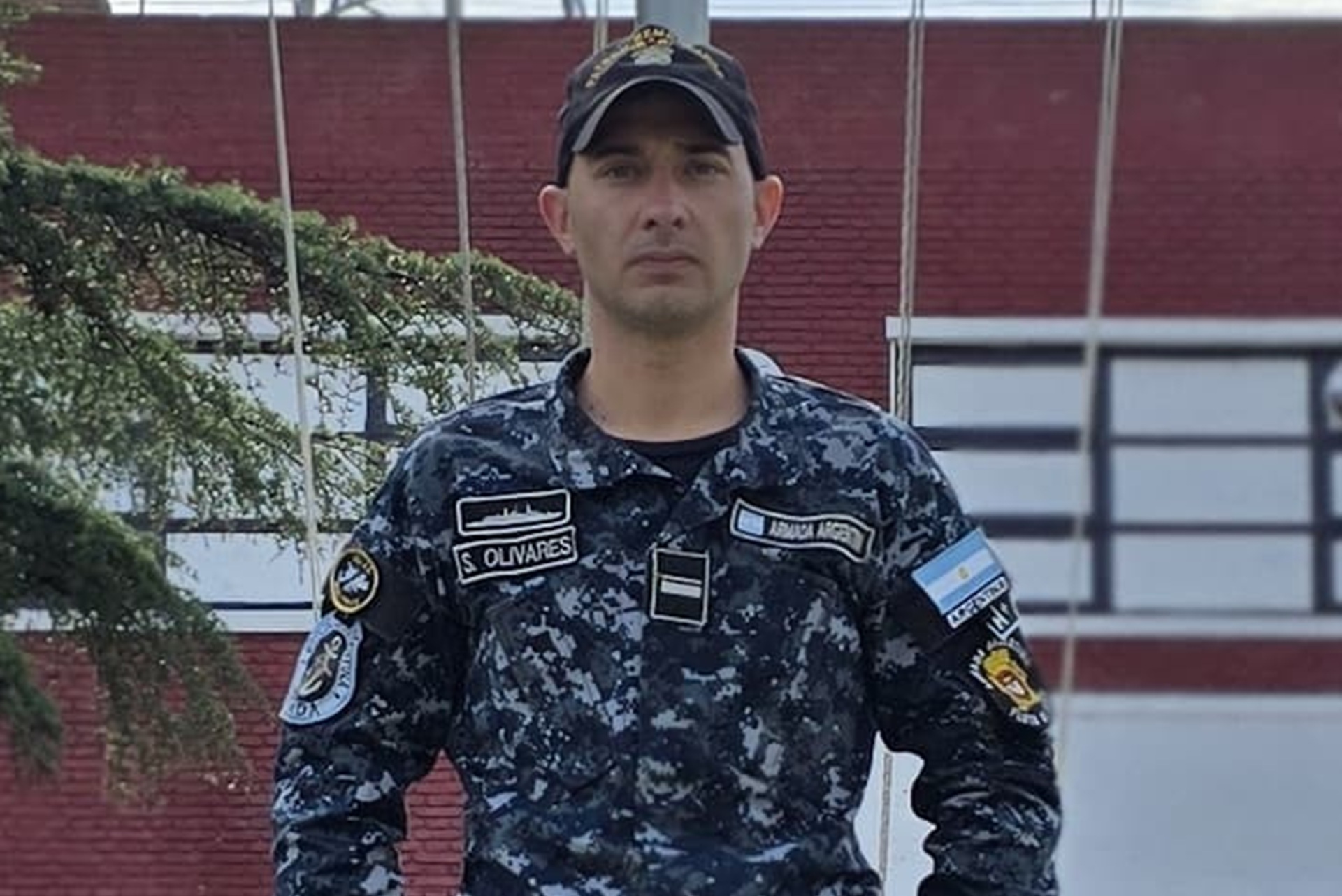 En el Día del Escalafón de Mar te presentamos la historia del Suboficial Segundo de Mar Sebastián Oscar Olivares, quien conoció a la Armada desde joven y a sus 38 años ya cuenta con una vasta carrera, plagada de experiencias en ríos y los mares del mundo.