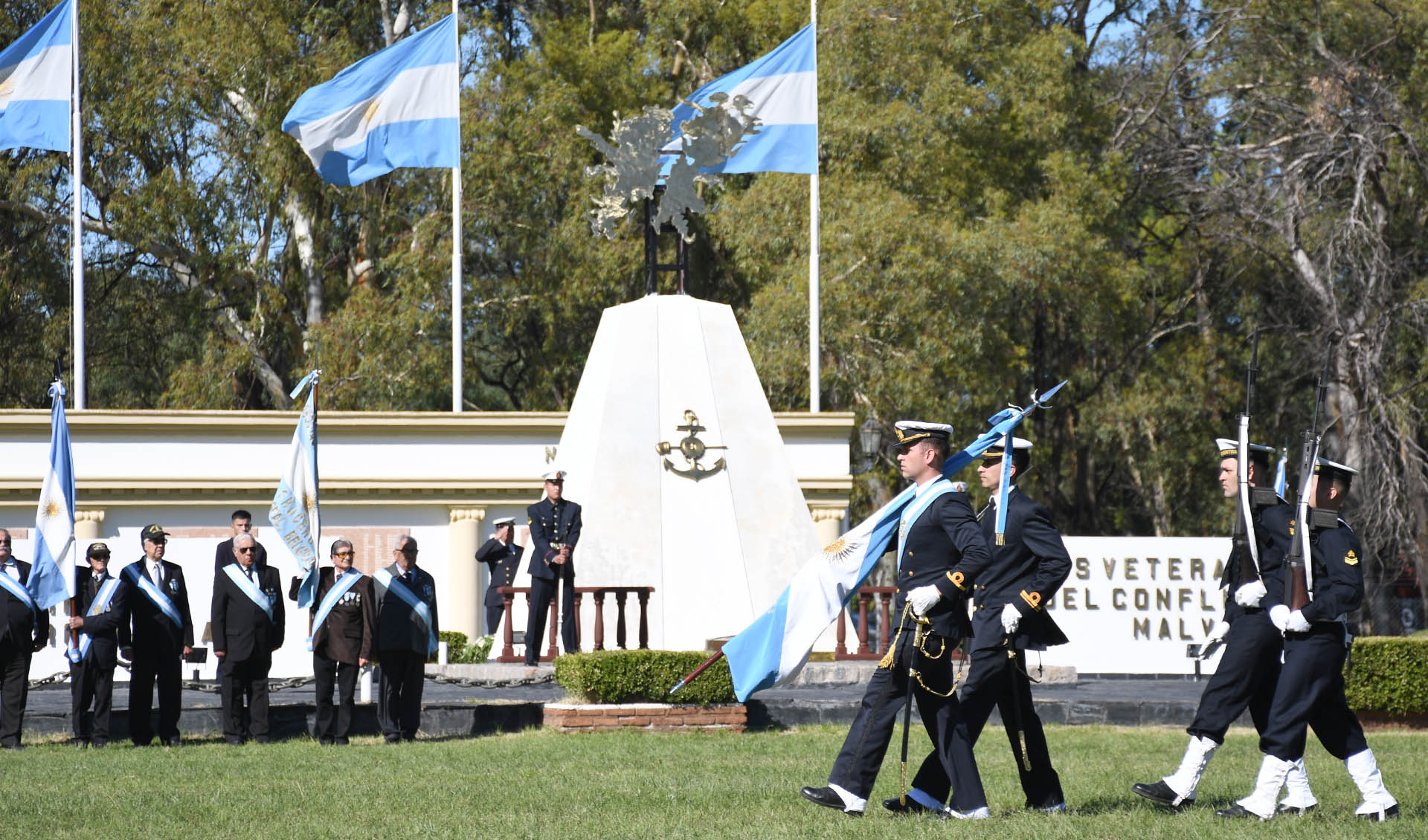 Estuvo presidido por el Comandante de Adiestramiento y Alistamiento de la Armada, Contraalmirante Gustavo Fabián Lioi Pombo.
