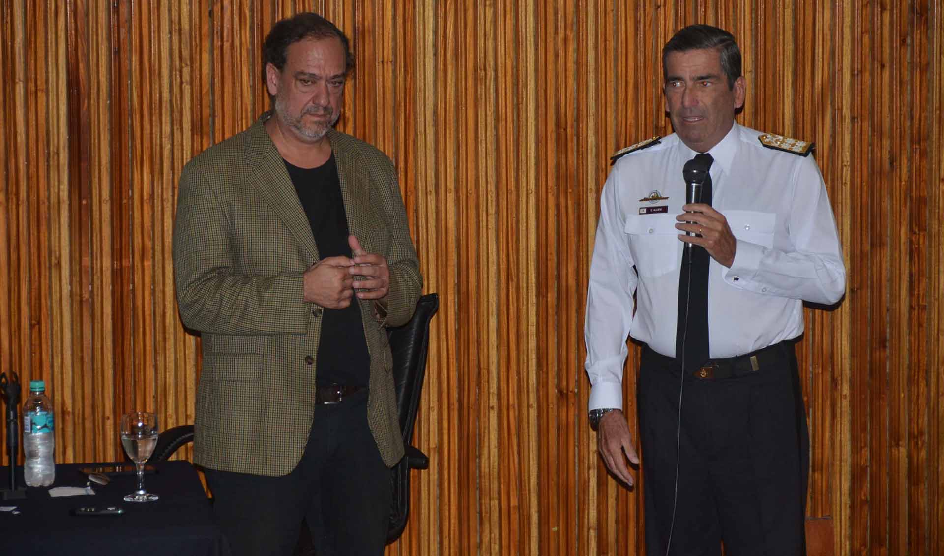 Las disertaciones sobre esta temática, que se llevaron a cabo en el Edificio Libertad, estuvieron a cargo del licenciado Bernardo Bárcena.
