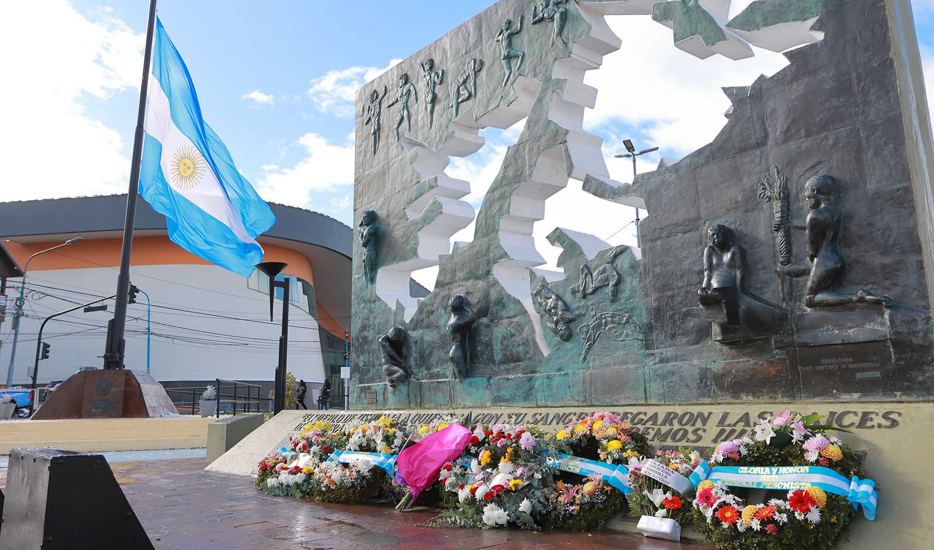Se realizó un acto en la Plaza “Islas Malvinas” y la tradicional vigilia. 