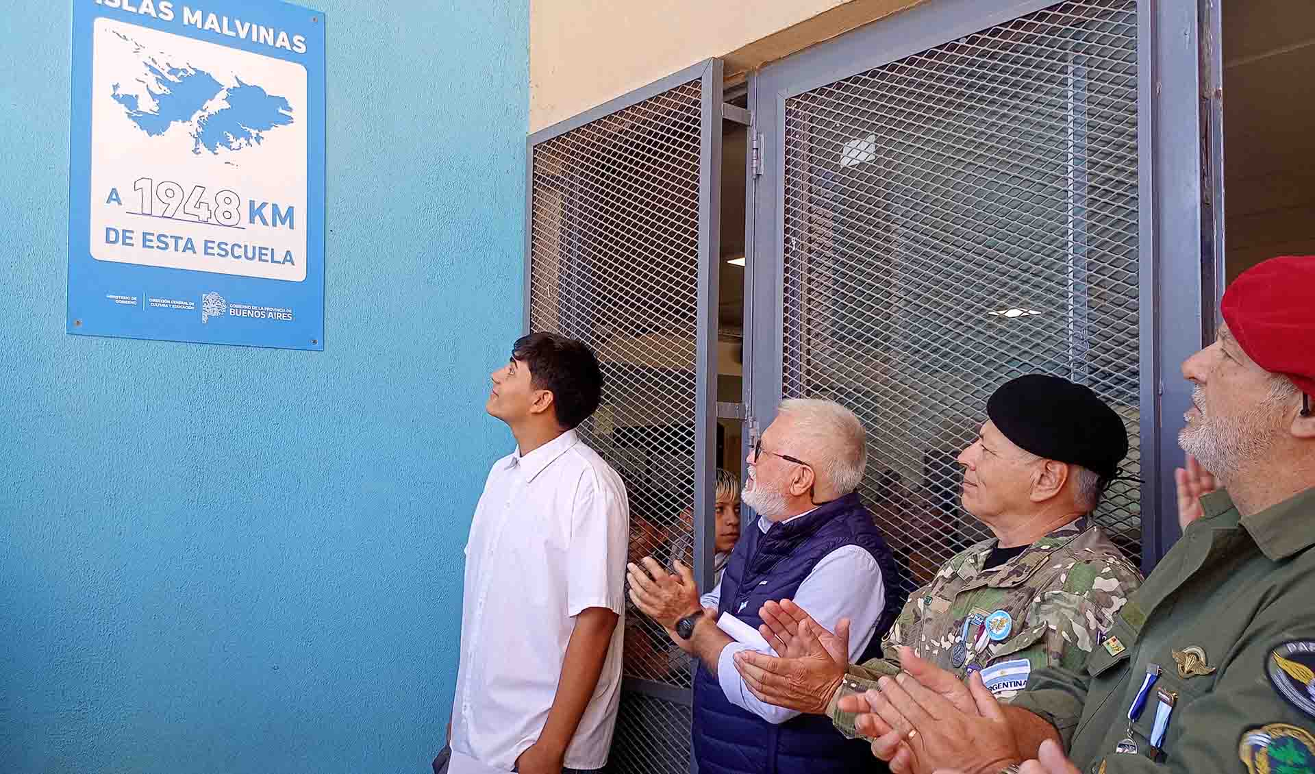 El Batallón de Infantería de Marina Nº 3 “Almirante Eleazar Videla”, junto al Centro de Veteranos de Malvinas de Campana, estuvo presente en el descubrimiento.
