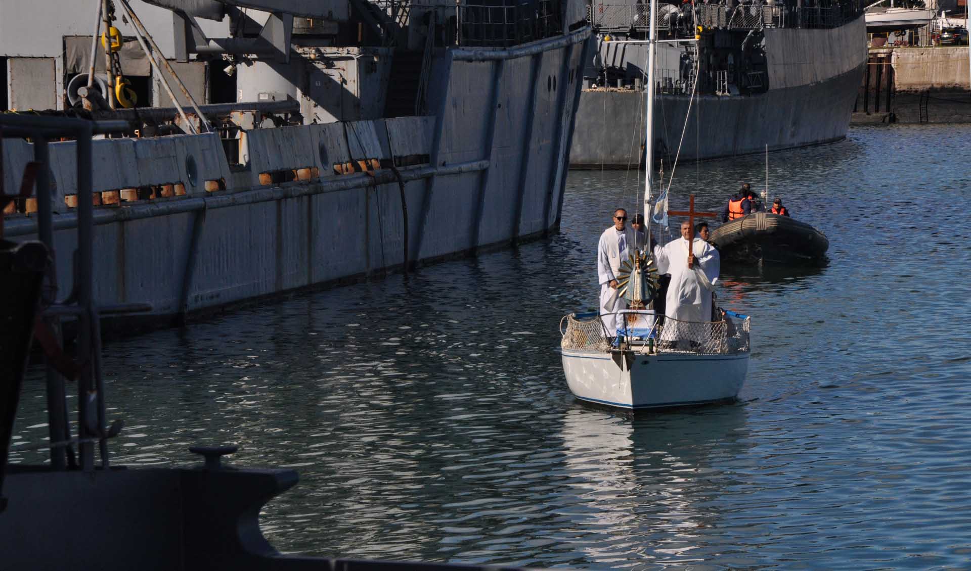 Se realizó a bordo de un velero del Yatch Club por la dársena de la Base Naval Puerto Belgrano.