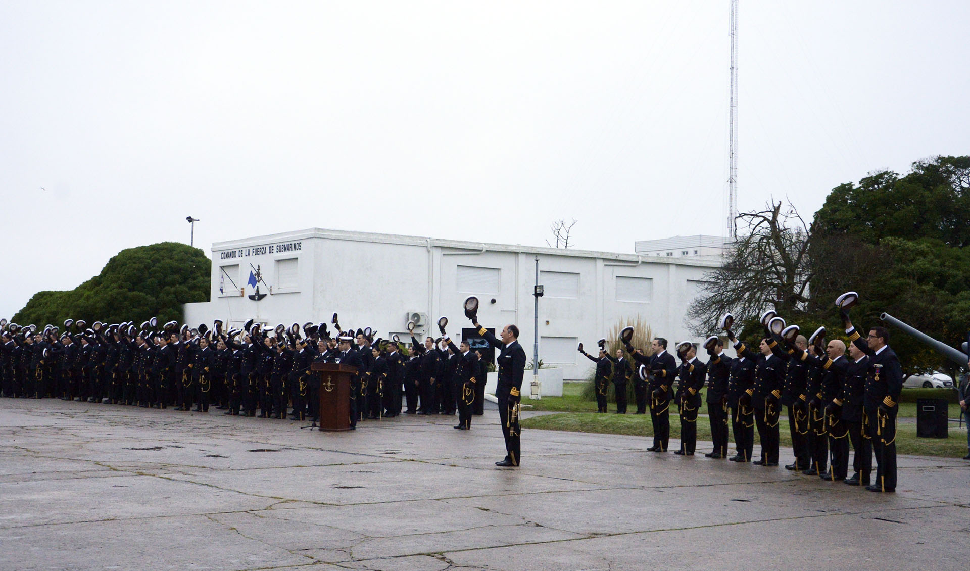 La fecha patria se celebró con una ceremonia en la Base Naval Mar del Plata.