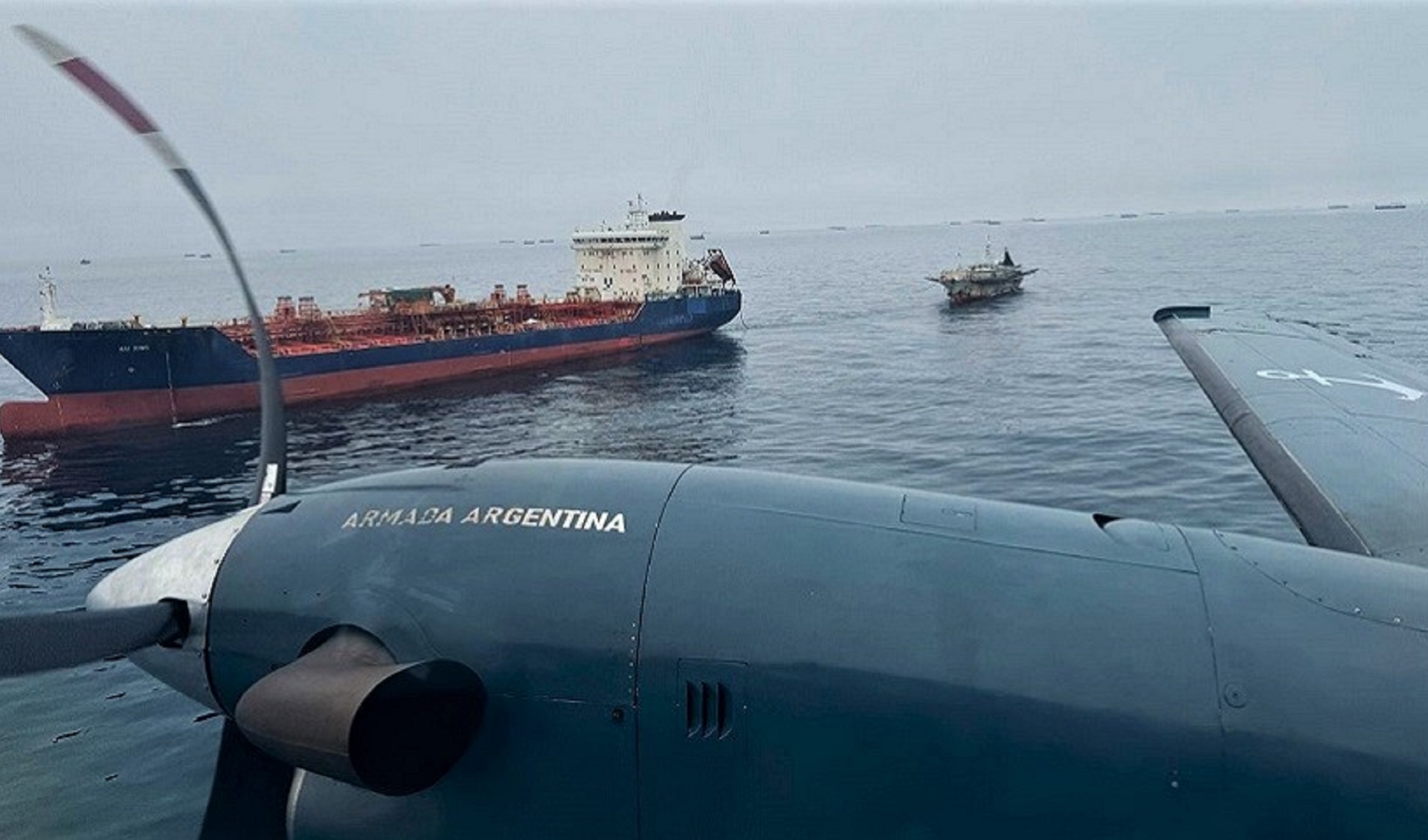 La Armada Argentina participa activamente en las políticas de preservación del medio ambiente marino.