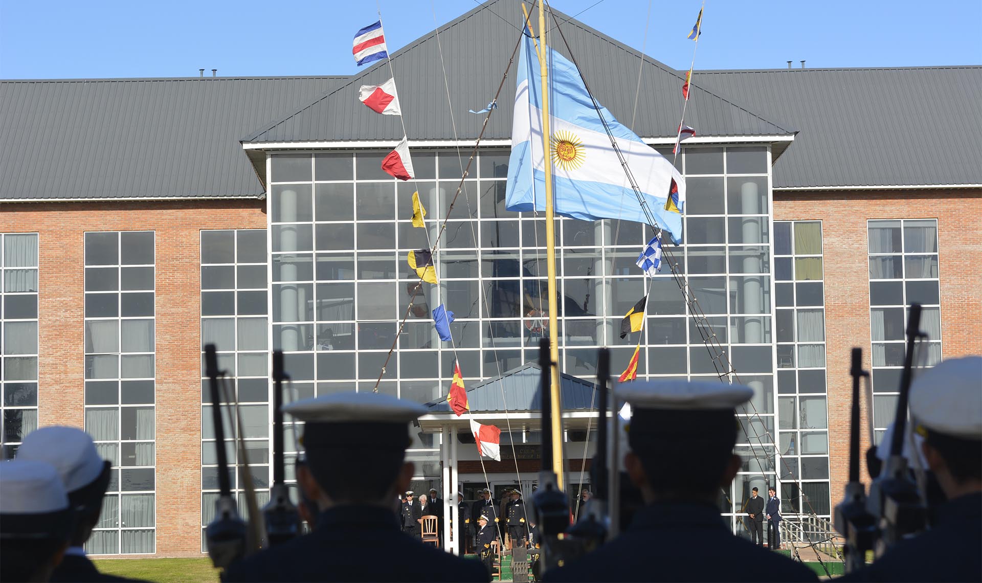 El acto fue presidido por el Jefe del Estado Mayor General de la Armada, Almirante Carlos María Allievi.