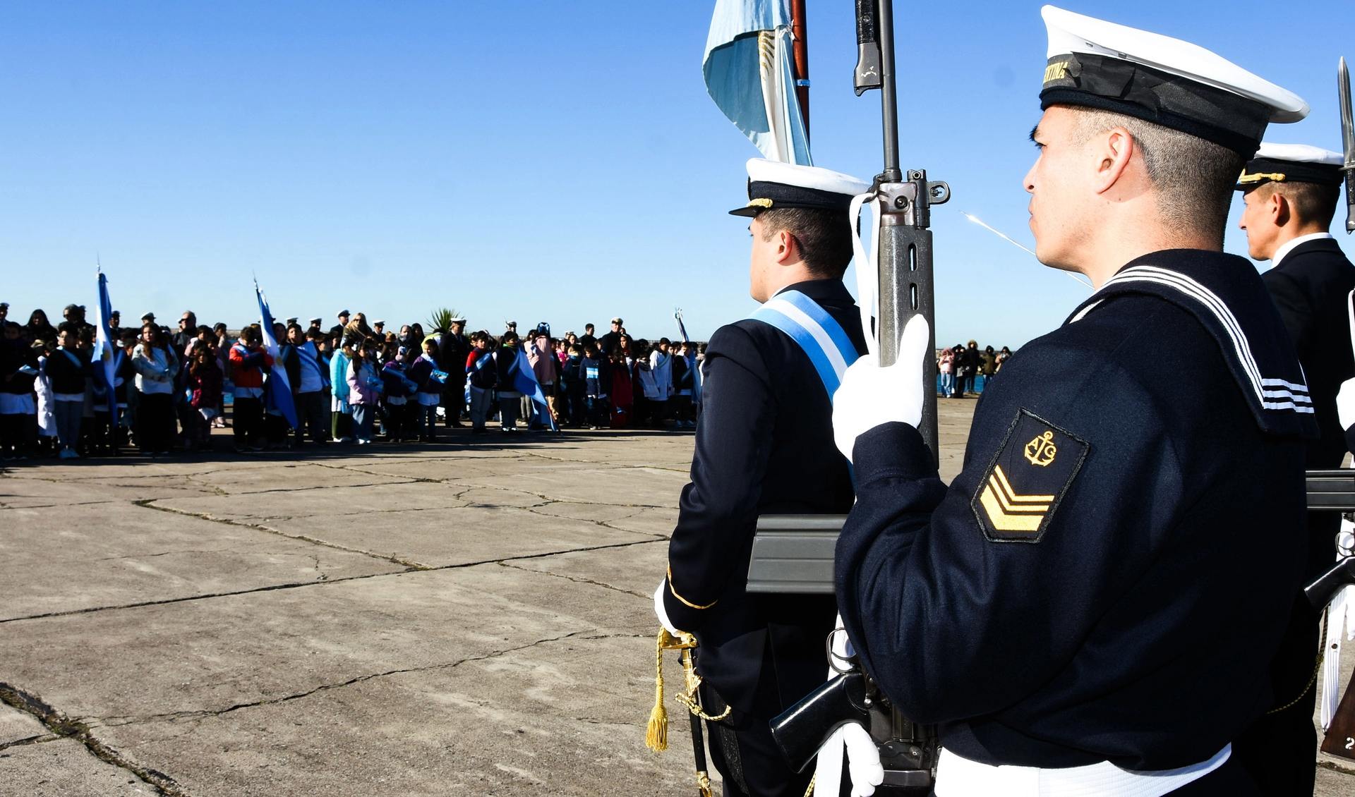 El acto contó con la presencia del Comandante del Área Naval Atlántica y el Intendente de la Municipalidad de General Pueyrredón.