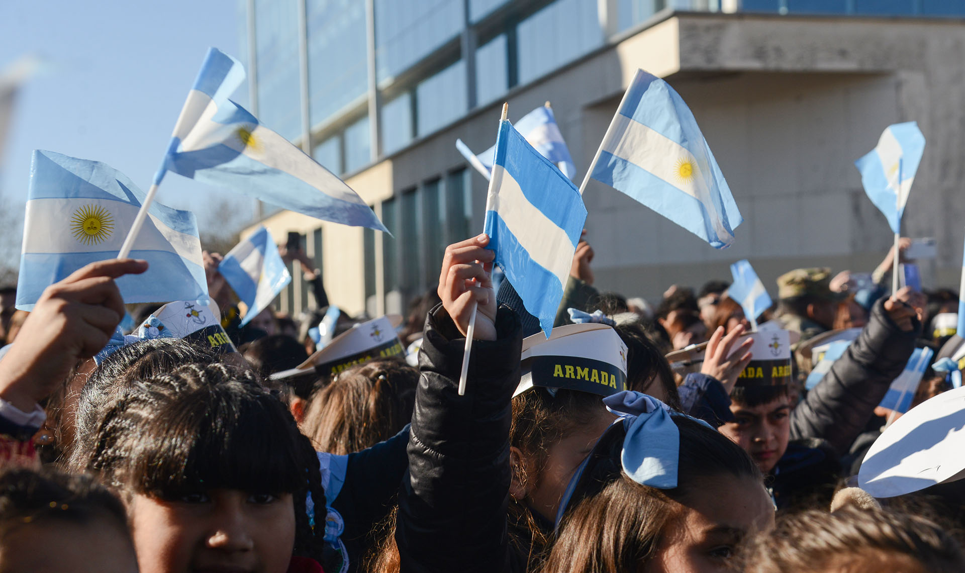 La ceremonia se llevó a cabo en dos jornadas en las que más de mil niños efectuaron su promesa a la enseña patria.