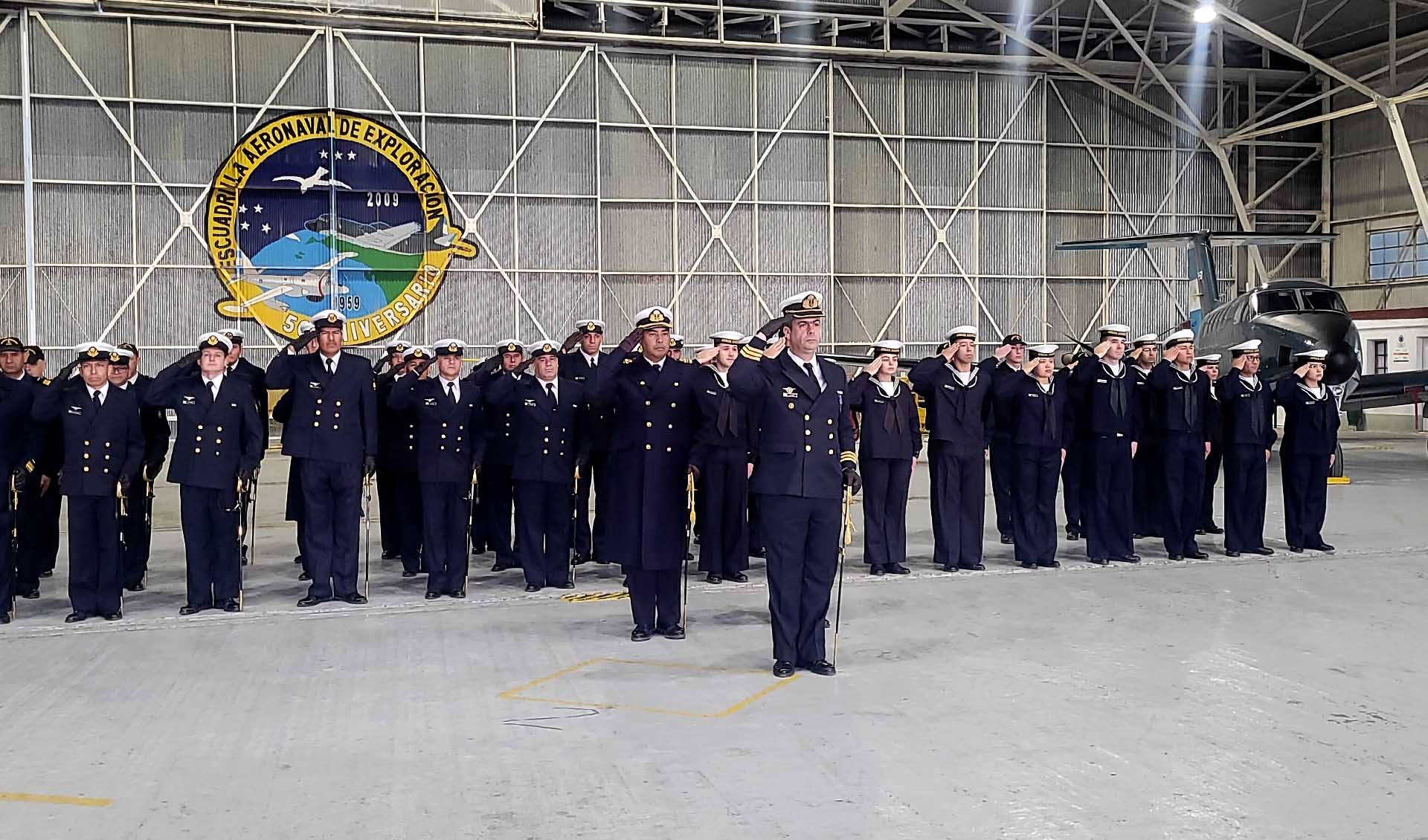 Se realizó una ceremonia conmemorativa por el Día de la Bandera y del Reservista Naval. Además, se entregaron espadas a suboficiales.