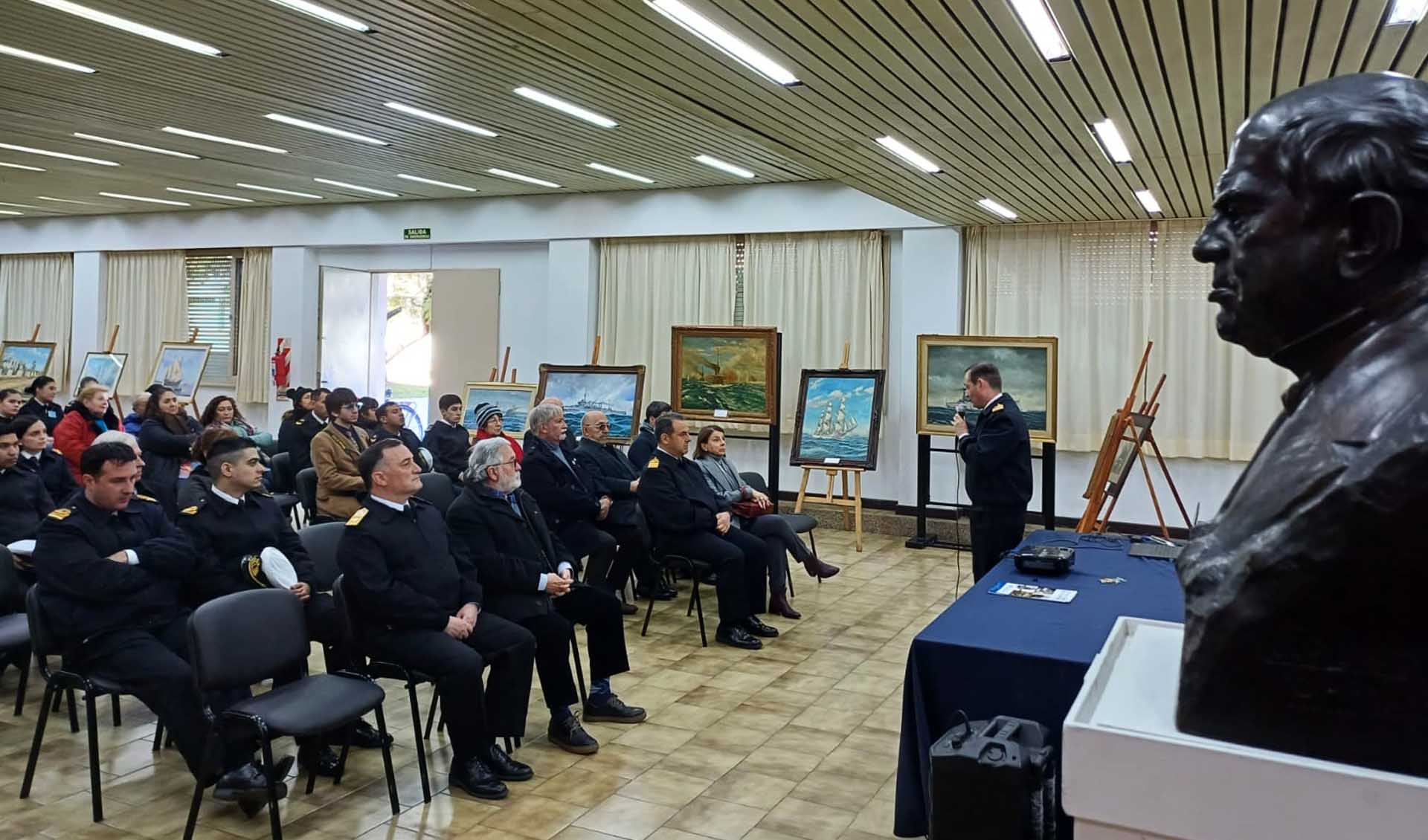La organización estuvo a cargo del Departamento de Estudios Históricos Navales y el Instituto Browniano.