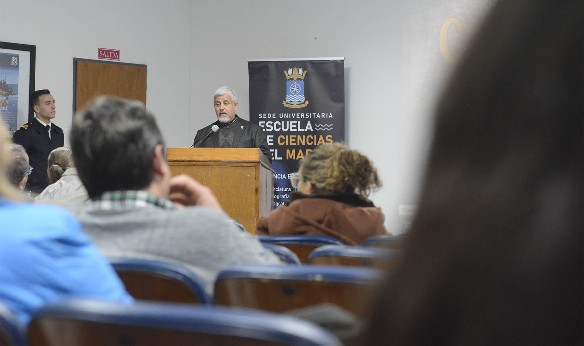 Estuvo dirigida a profesionales, investigadores, docentes y alumnos de la Institución.