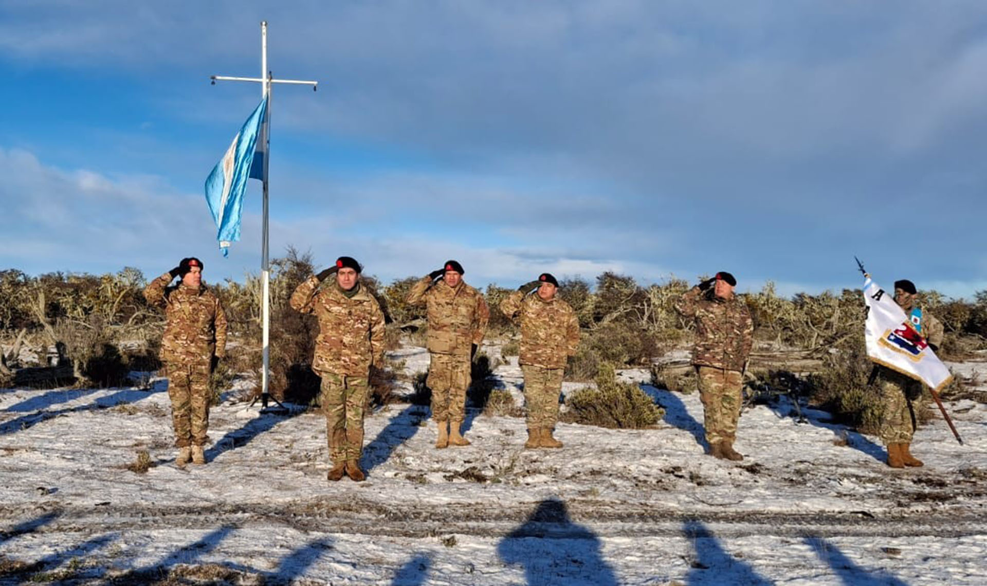 Del acto participaron Veteranos de Guerra de Malvinas, ex comandantes y ex conscriptos.