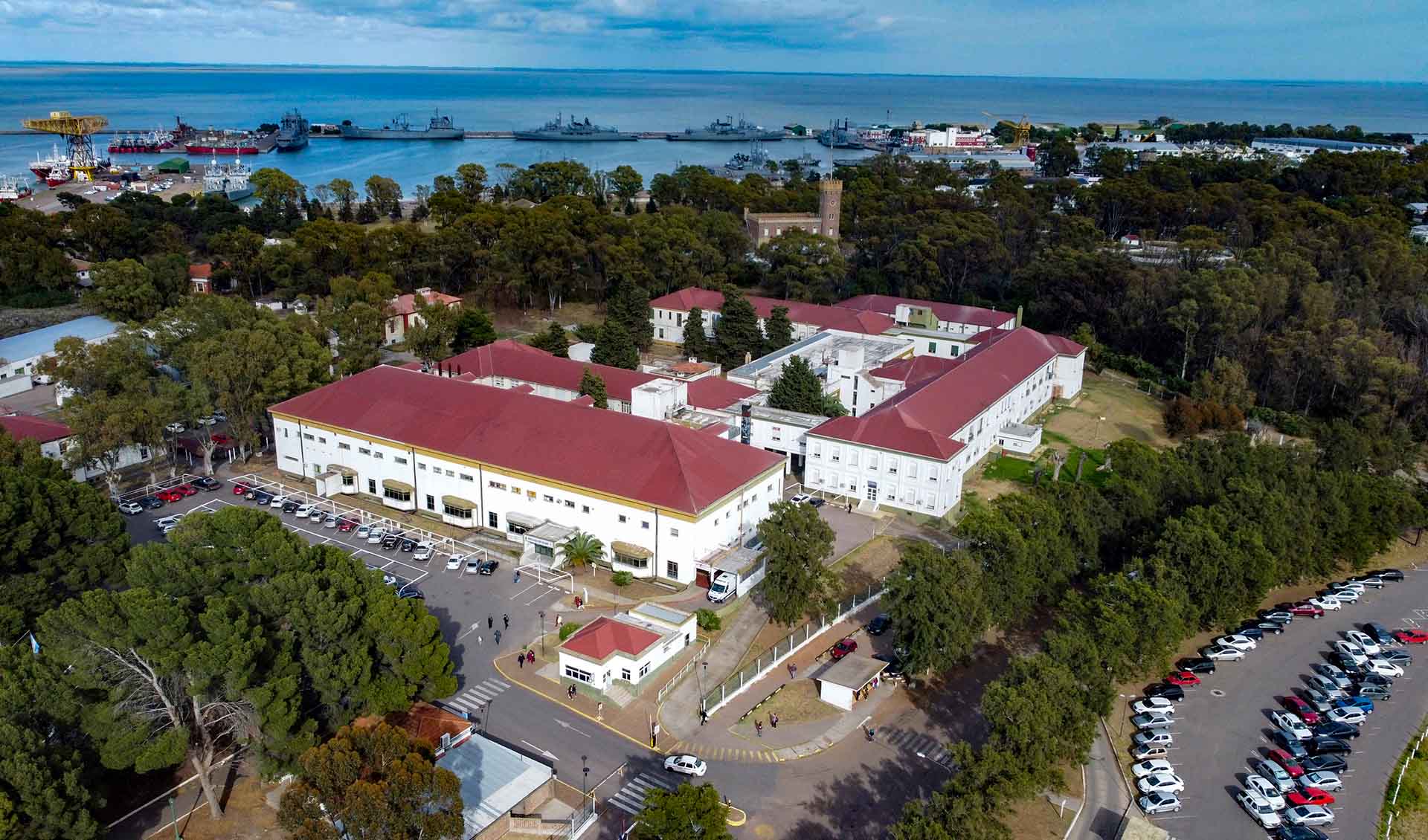 Previsto en los planos originales del Ingeniero Luis Luiggi, su construcción se inició a principios de 1898. Fue inaugurado el 6 de julio de 1900.