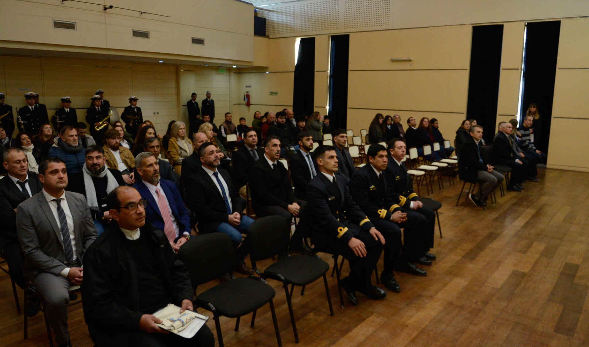 Los alumnos recibieron sus compromisos profesionales, premio académico y reconocimientos.