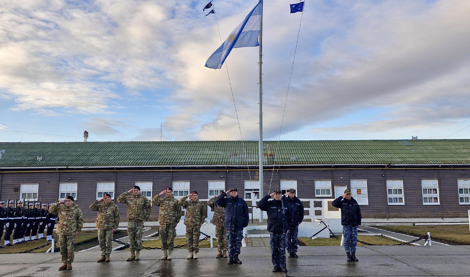 Llevó a cabo encuentros con las Planas Mayores y Suboficiales de los destinos, y supervisó diversas actividades operativas.