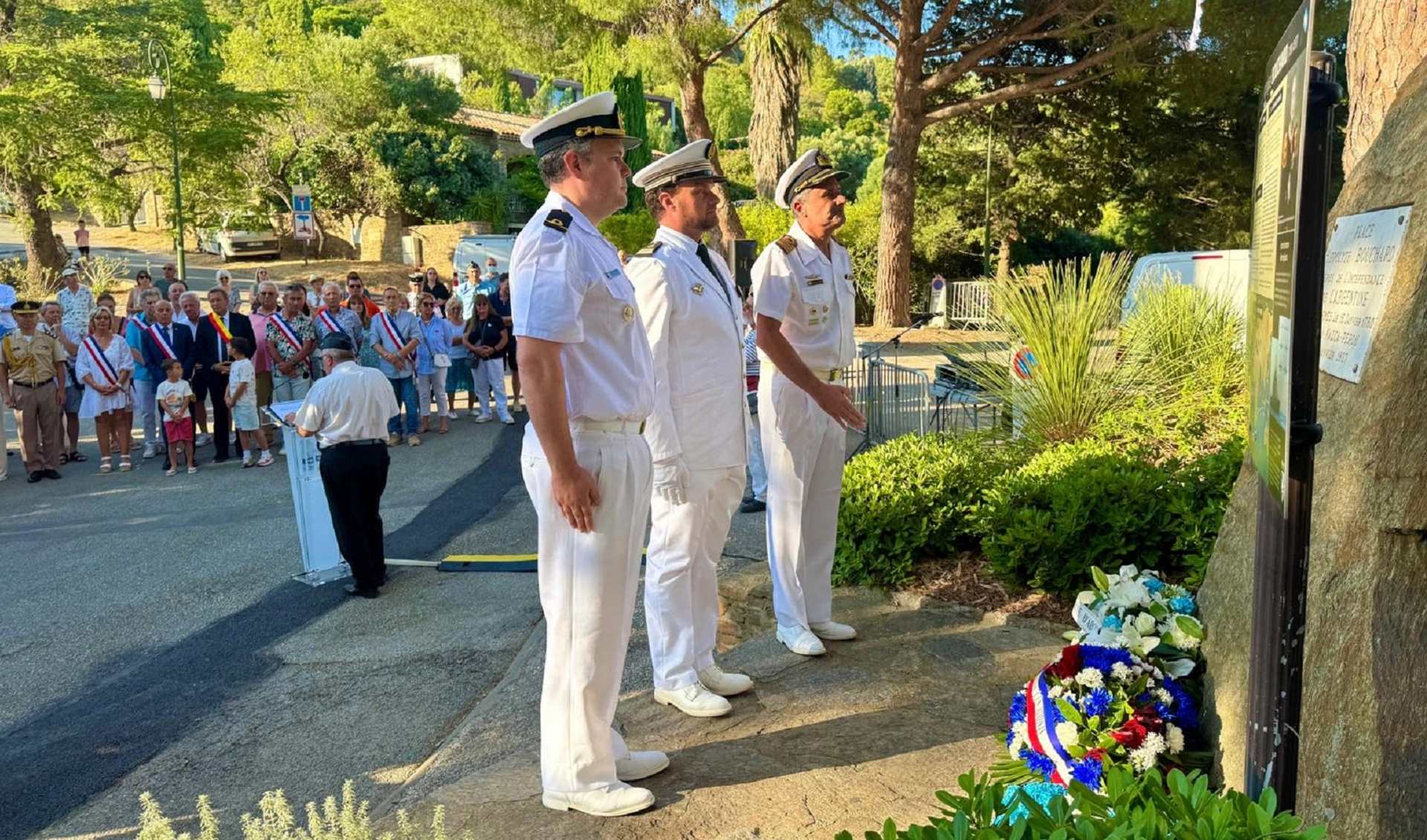 Se llevó a cabo una ceremonia en Bormes-les-Mimosas.