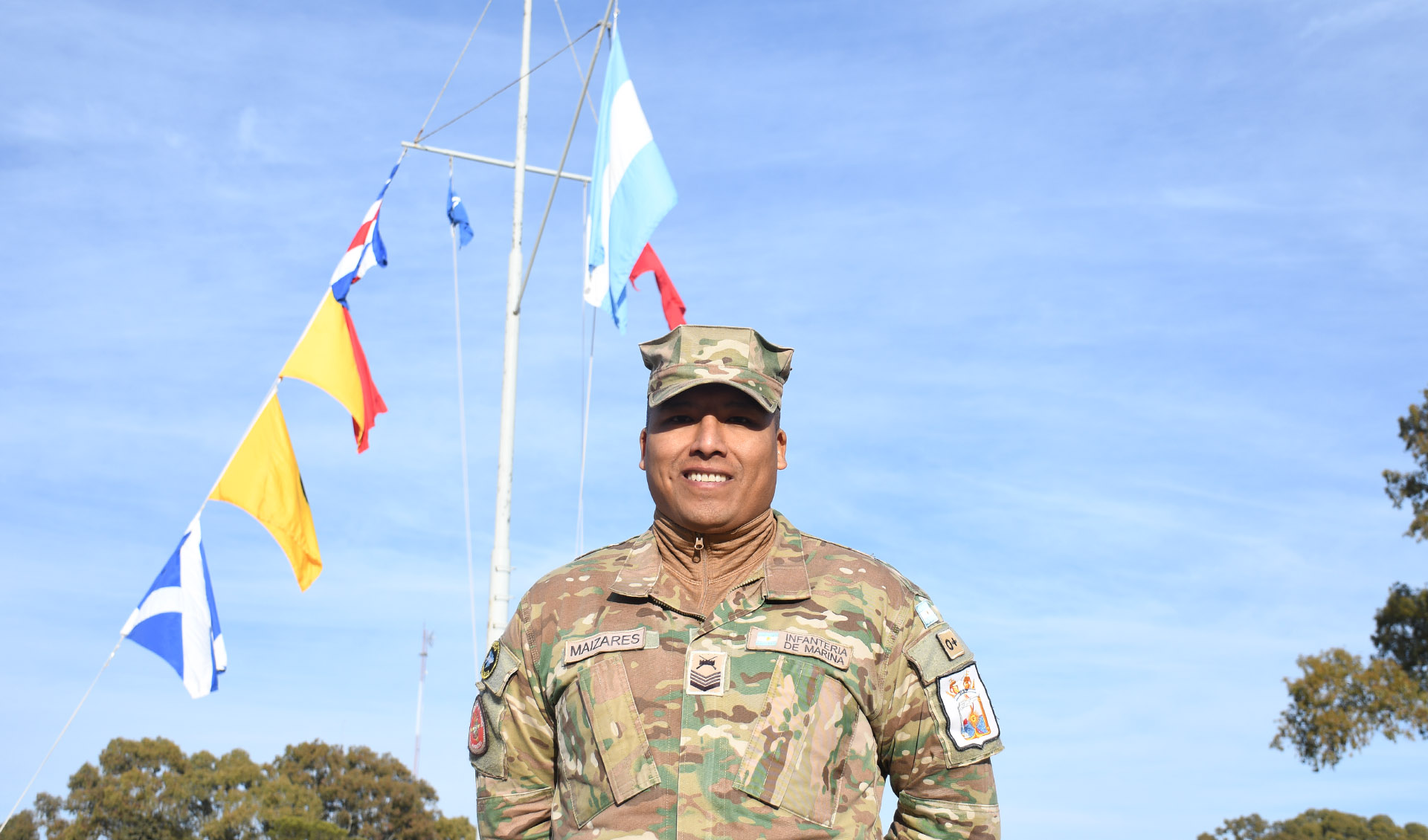Eduardo Raúl Maizares es Cabo Principal Infante de Marina, tiene 37 años y hace 15 que integra la Institución. Llegó desde El Aguilar, un pueblito de Humahuaca al pie de los cerros, y hoy es parte del contingente argentino que cumplirá su Misión de Paz en Chipre.  