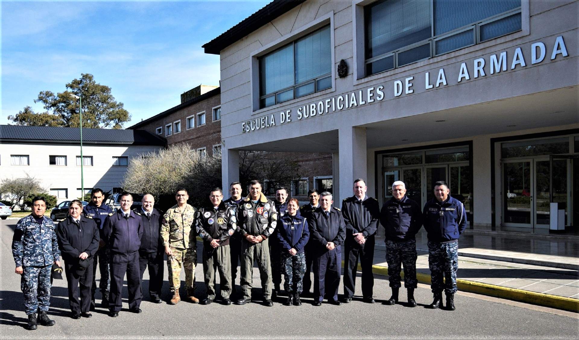 Pertenecen a los Comandos de Adiestramiento y Alistamiento, Flota de Mar, Infantería de Marina y Aviación Naval.