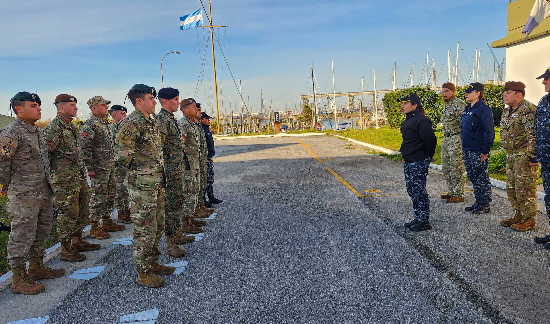 Se dicta en la Escuela de Buceo de la Armada y finalizará el 26 de septiembre.