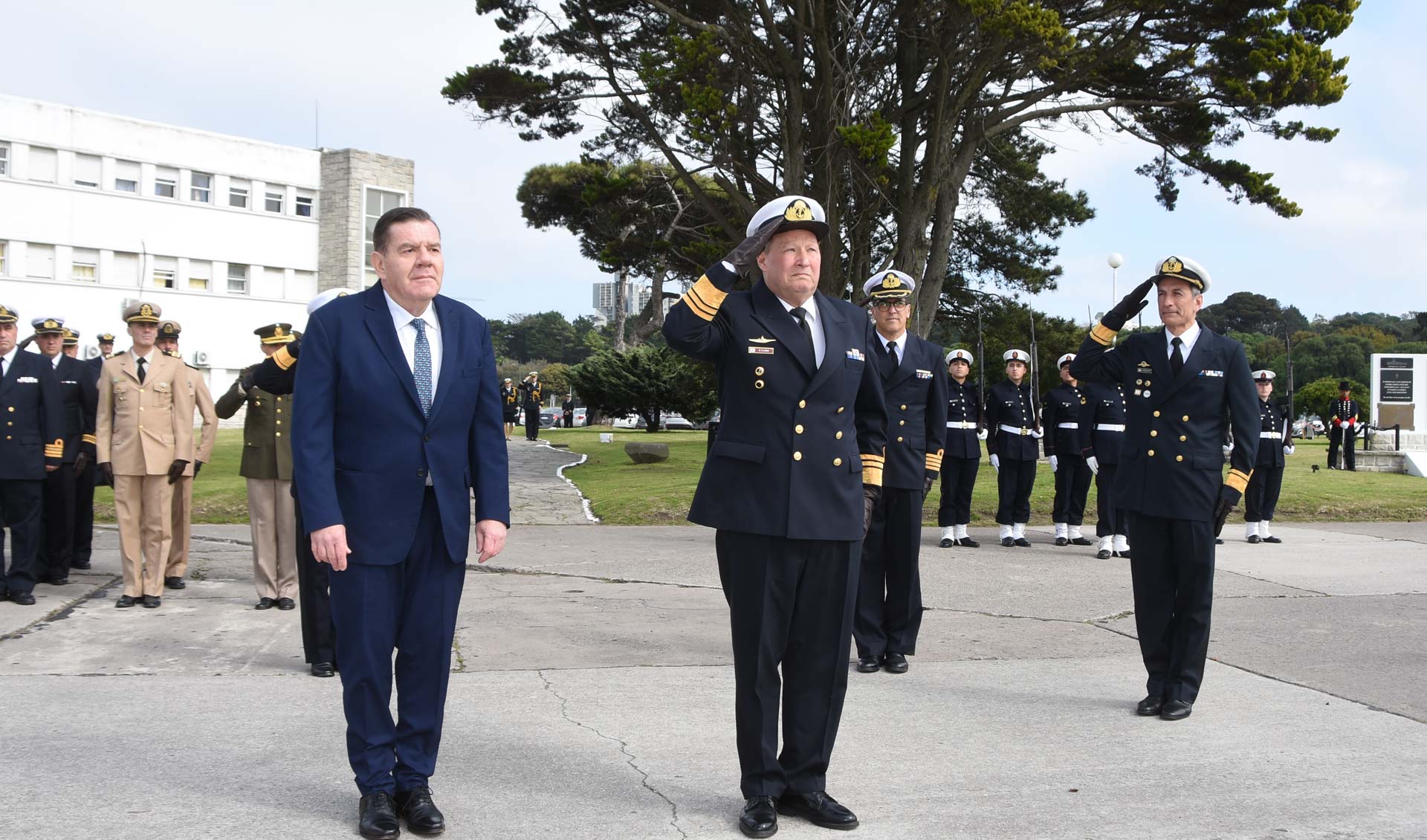La ceremonia se realizó en la Plaza de Armas “Submarino ARA Santa Fe” de la Base Naval Mar del Plata y fue presidida por Subjefe del Estado Mayor General de la Armada.