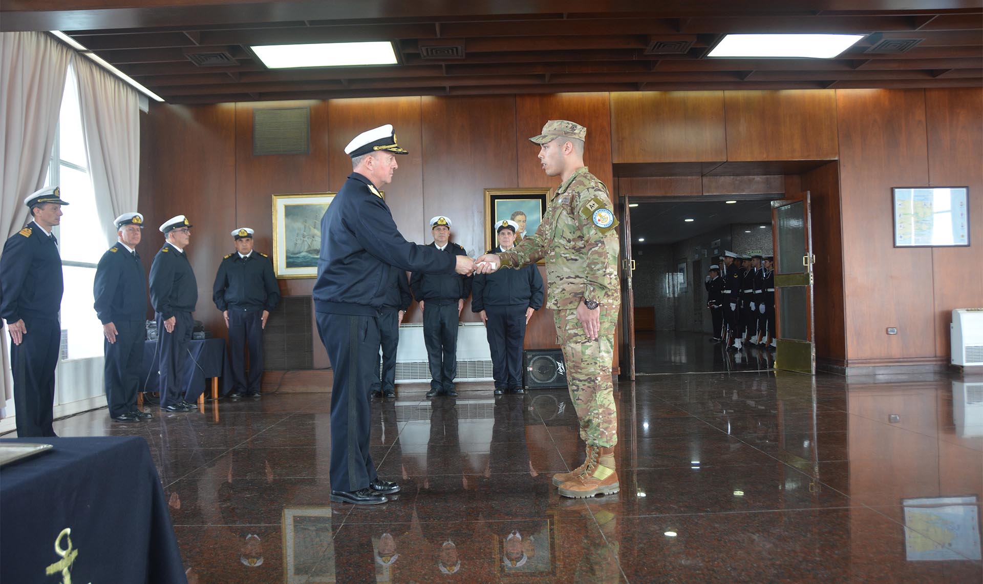 La ceremonia se realizó en el salón “Almirante Brown” del Edificio Libertad, sede del Estado Mayor General de la Armada Argentina.