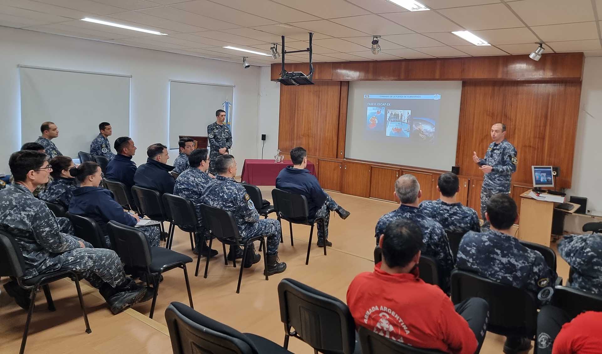 Tuvo como eje el desarrollo de las competencias necesarias para responder de manera efectiva ante una operación que involucre un submarino siniestrado, aplicando los procedimientos establecidos en el Plan SARSUB.