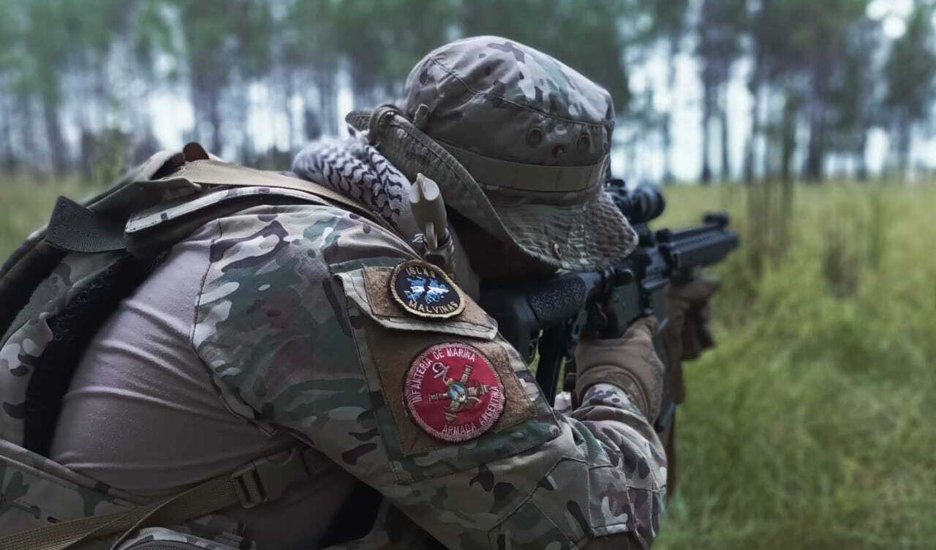 Participan Infantes de Marina e integrantes de las Fuerzas de Operaciones Navales Especiales. Además, la Armada Argentina interviene en el segmento específico de operaciones cibernéticas.