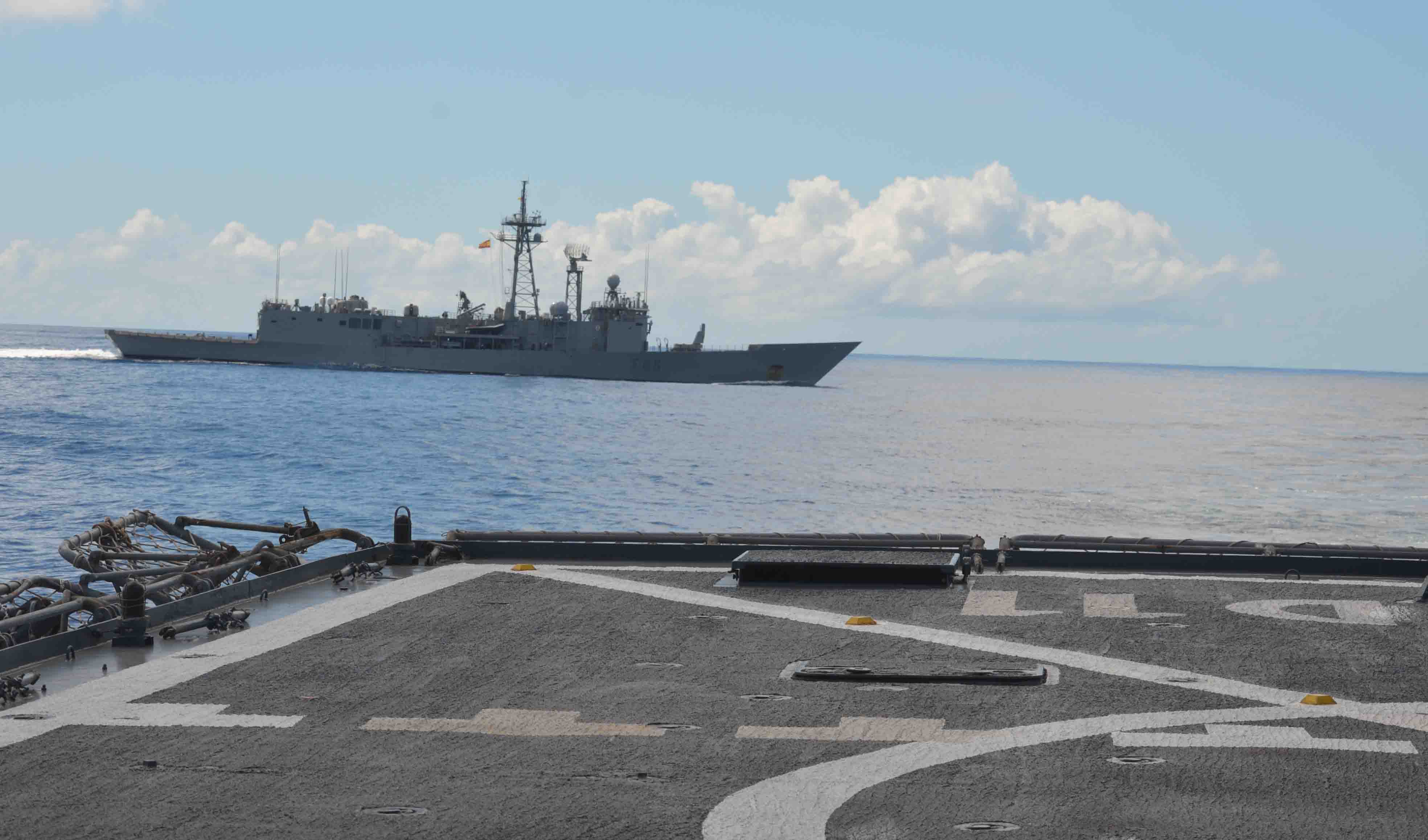 Se prestó atención médica a personal de la fragata “Canarias” de la Armada de España. 