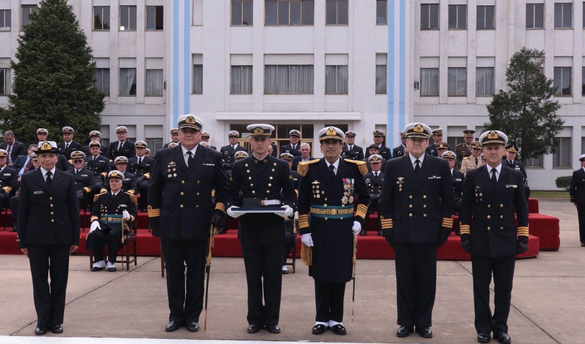 Se llevó a cabo una ceremonia para conmemorar un nuevo año de existencia del instituto educativo que forma oficiales de la Armada Argentina, fundado por Domingo Faustino Sarmiento. 