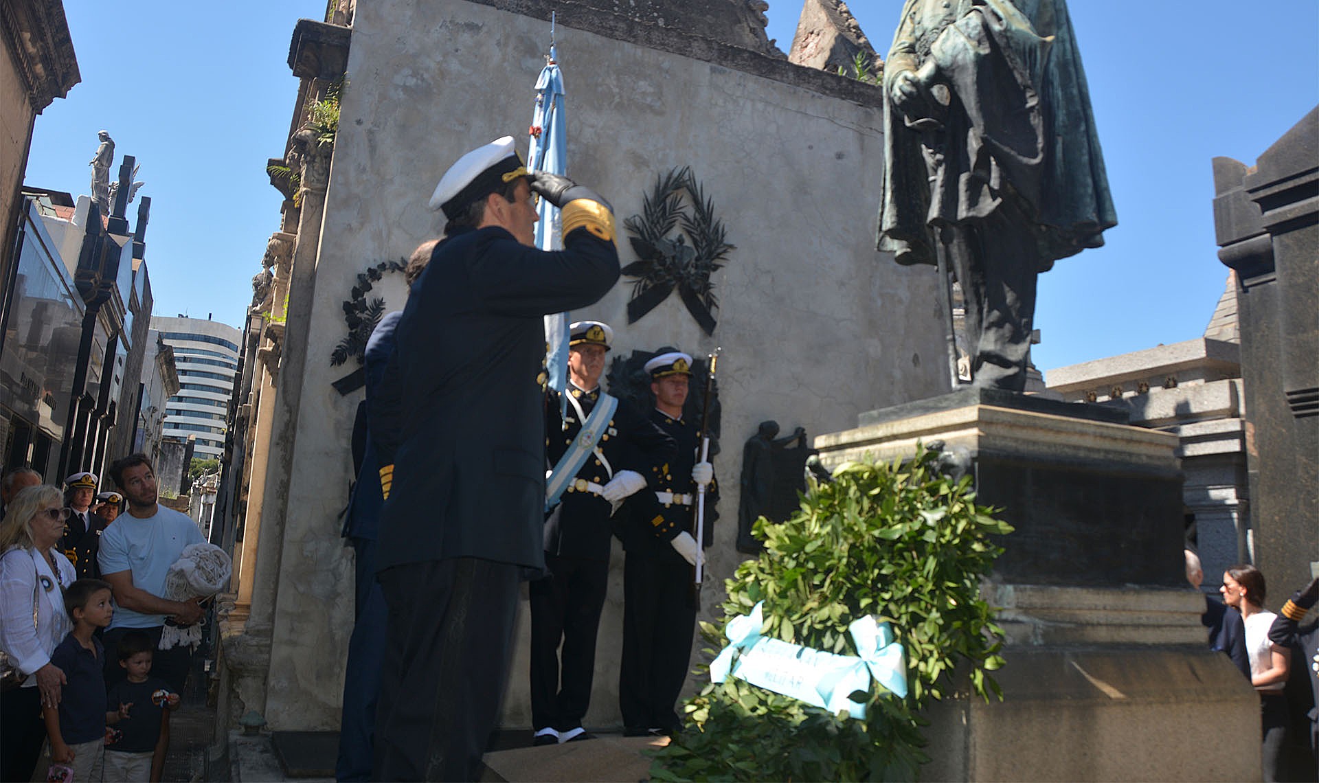 Con motivo de conmemorarse un nuevo aniversario de la creación de la Escuela Naval Militar, la Armada Argentina recordó a este destacado marino que cumplió funciones como director del establecimiento educativo naval.