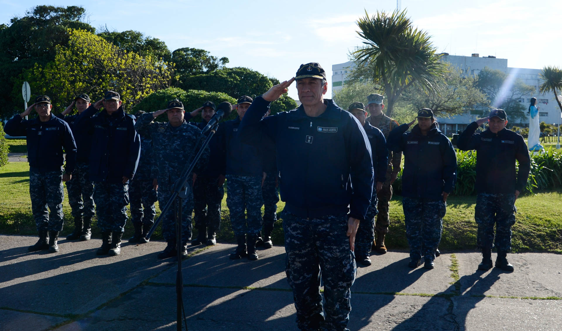 La ceremonia se realizó en la Plaza de Armas Submarino ARA “Santa Fe” y fue presidida por el Comandante del Área Naval. 
