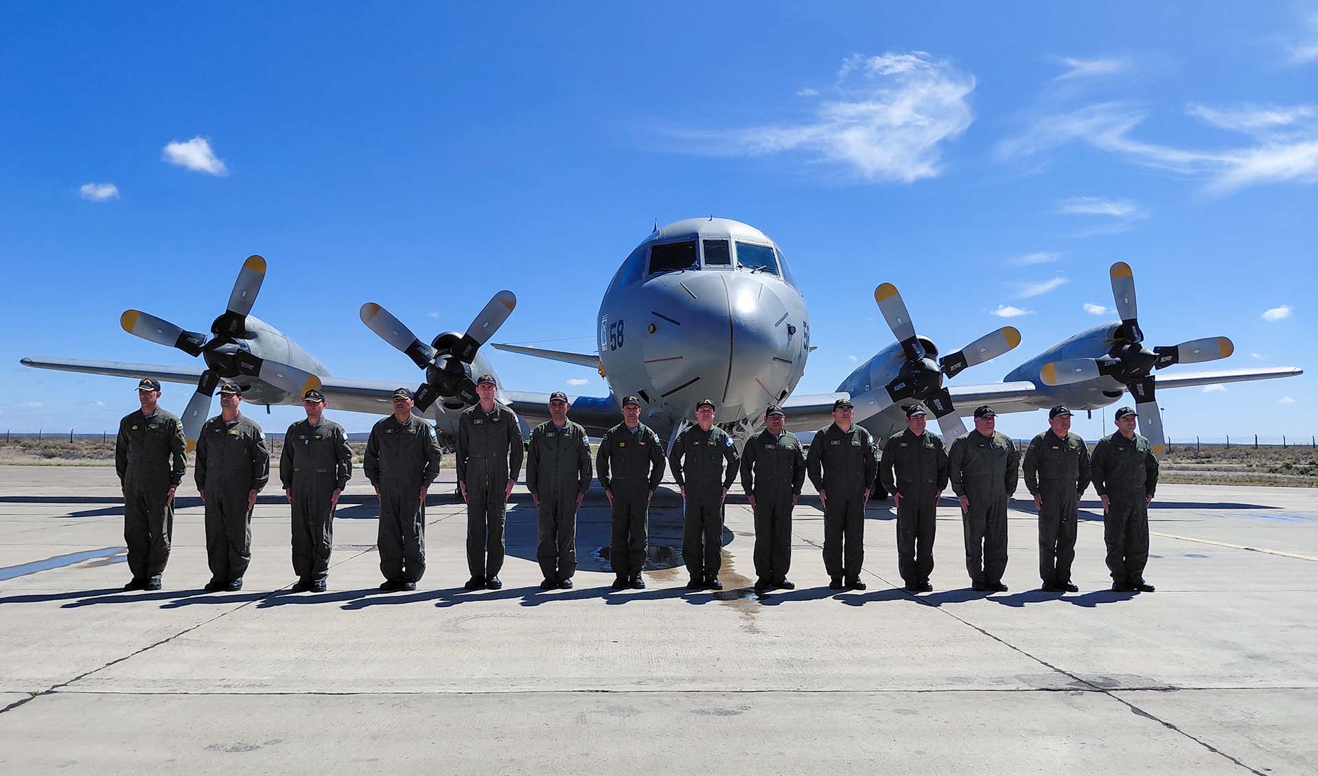 Es el segundo de los cuatro aviones adquiridos por Argentina al Reino de Noruega.