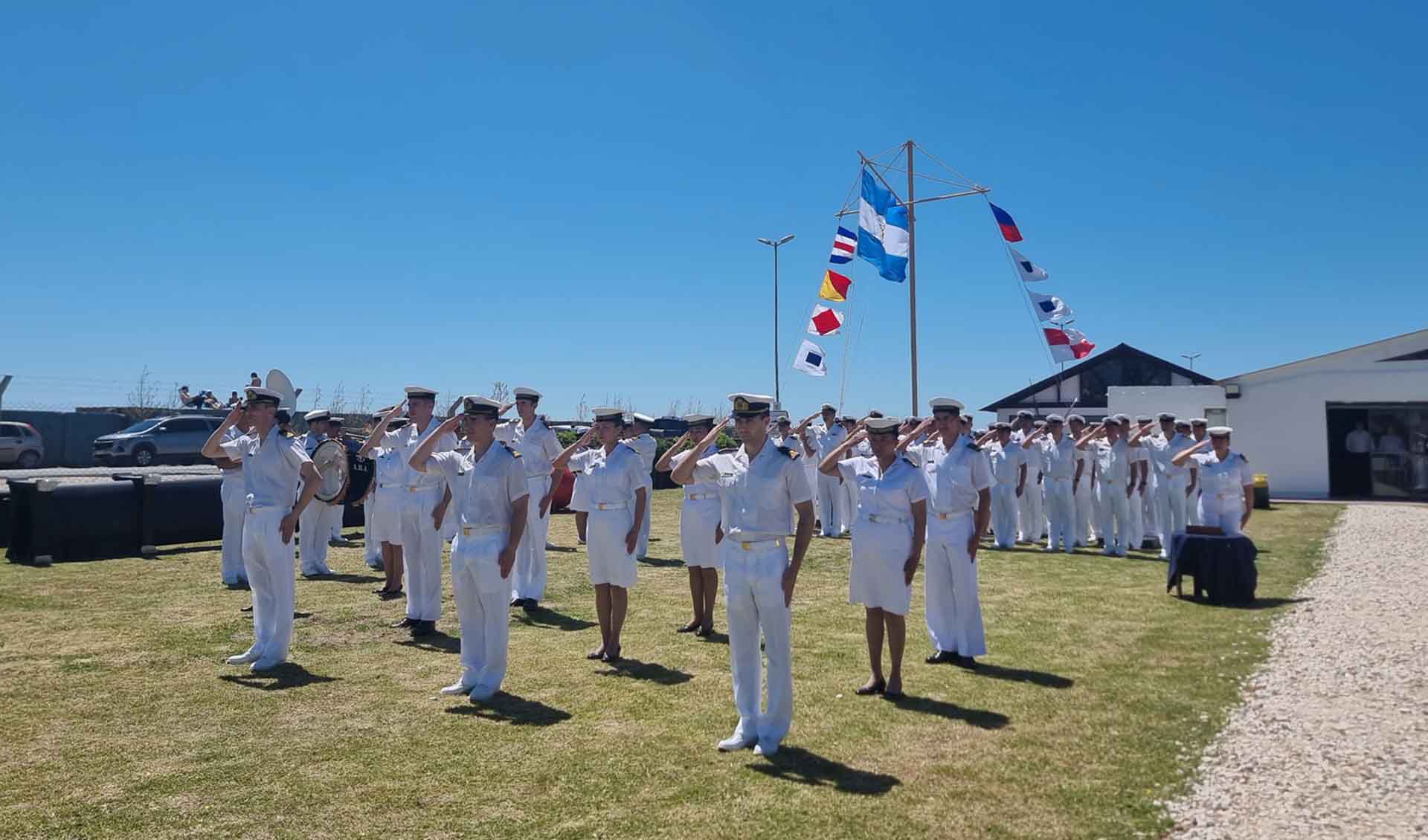 El acto fue encabezado por el Comandante de la Fuerza de Submarinos, Capitán de Navío Pablo Manuel Gabriel Garay.