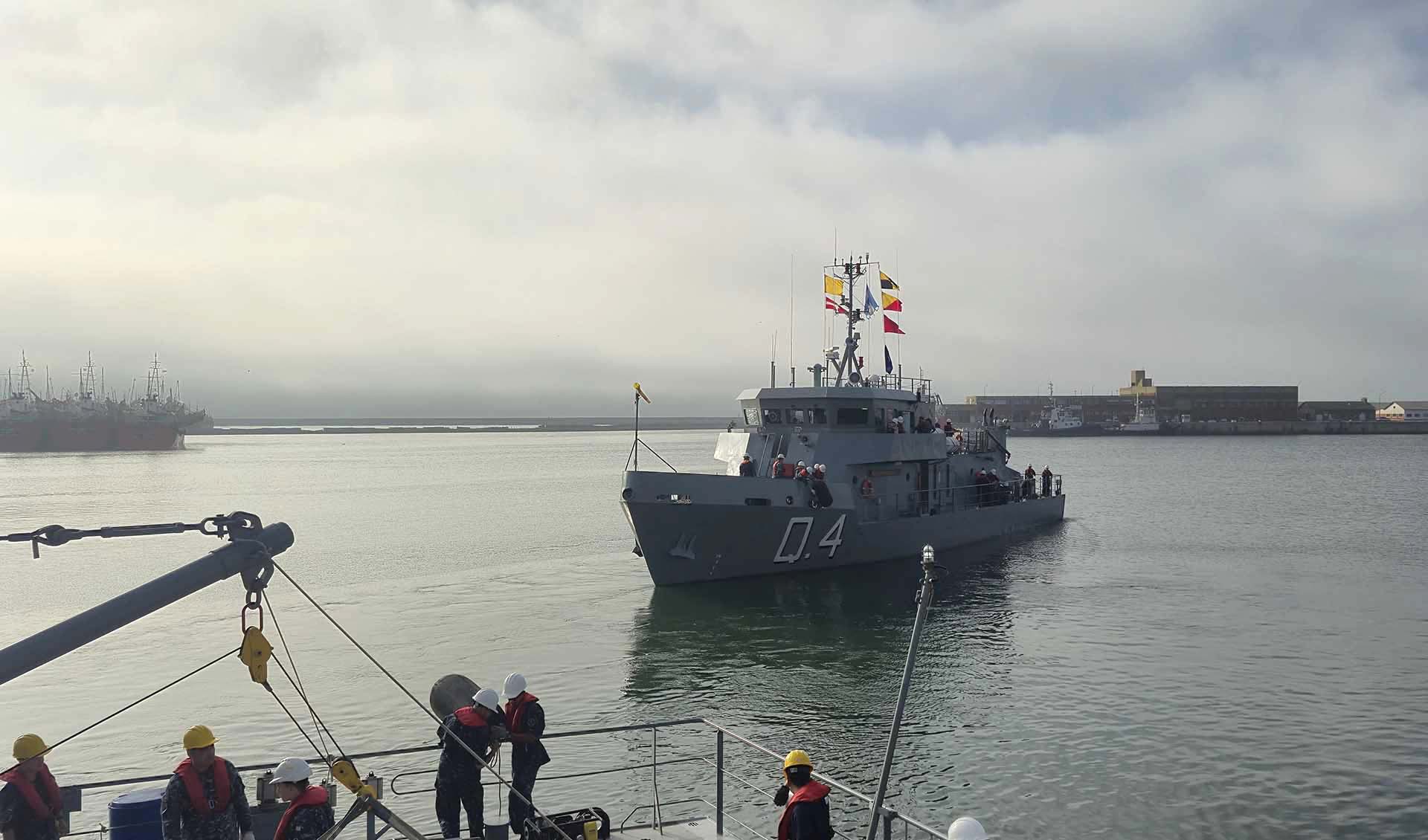 Las unidades participaron de la ceremonia por el día de la Flota de Mar.