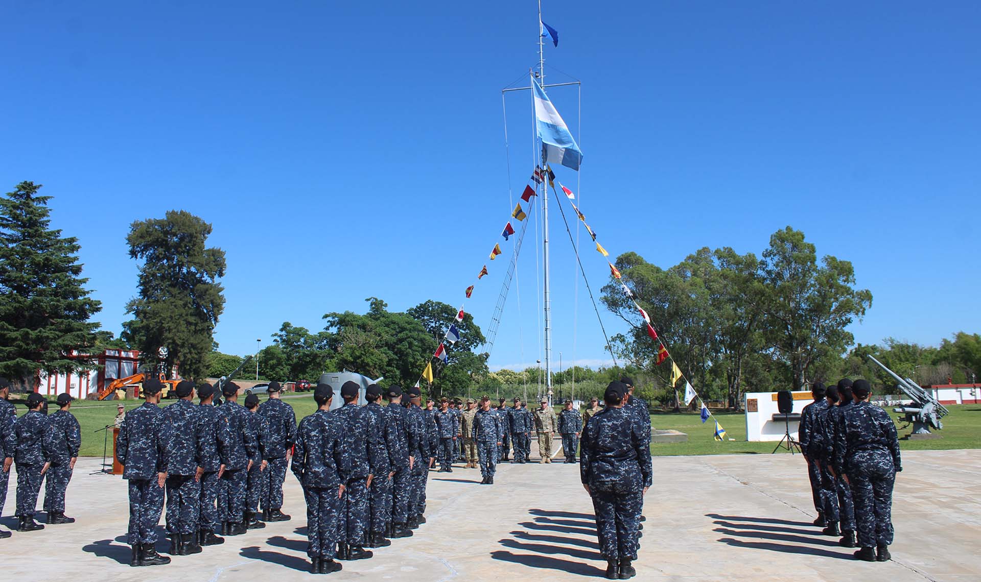El acto fue presidido por el Comandante del Área Naval Fluvial y Jefe de la Base Naval Zárate, Contraalmirante Daniel Francisco Finardi.