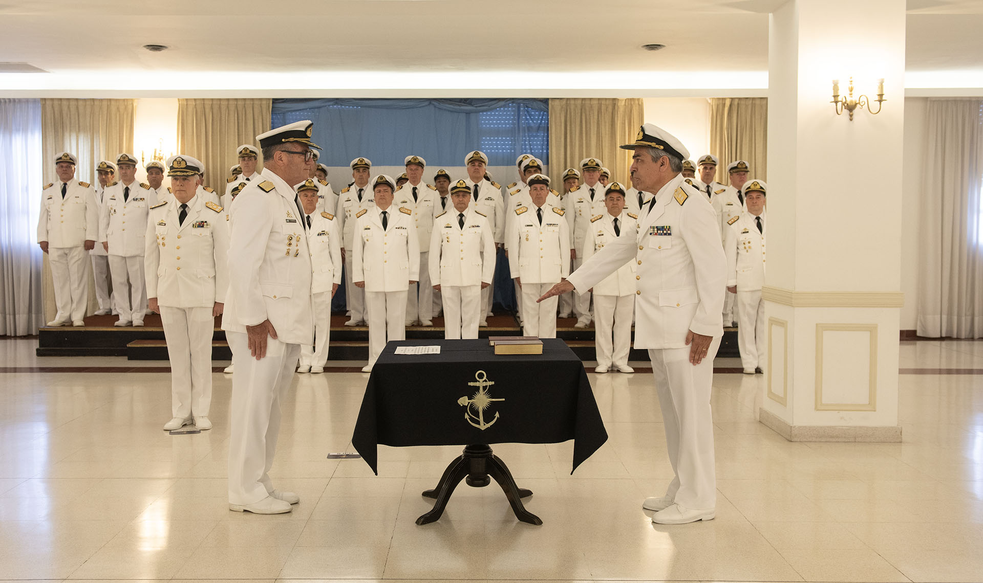 El Contraalmirante Carlos Gabriel Funes relevó en el cargo al Vicealmirante Juan Carlos Coré.