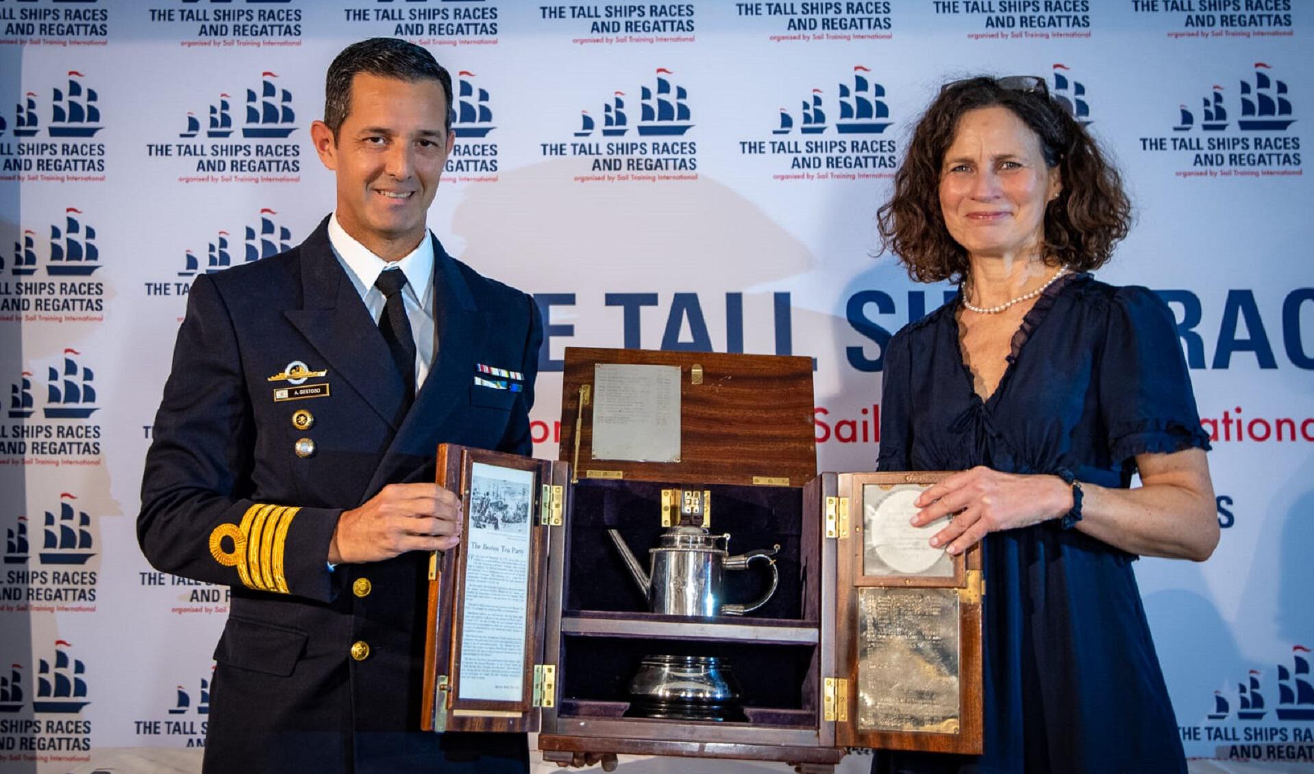 La ceremonia de entrega se llevó a cabo en Burdeos, Francia, durante la Conferencia Internacional de la Sail Training International.