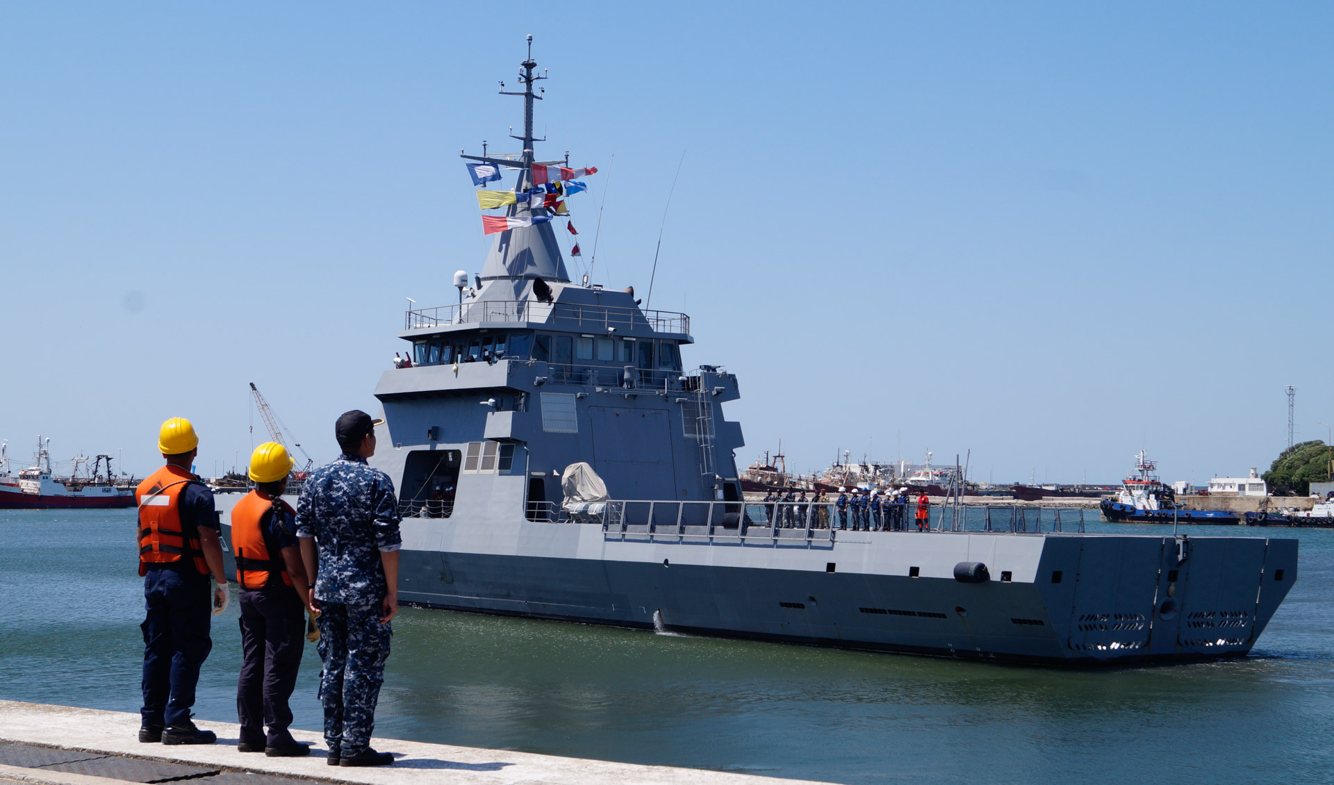El patrullero oceánico ARA “Storni” zarpó de la Base Naval Mar del Plata para participar en la vigilancia, control y protección de los espacios marítimos argentinos y la Zona Económica Exclusiva Argentina (ZEEA).