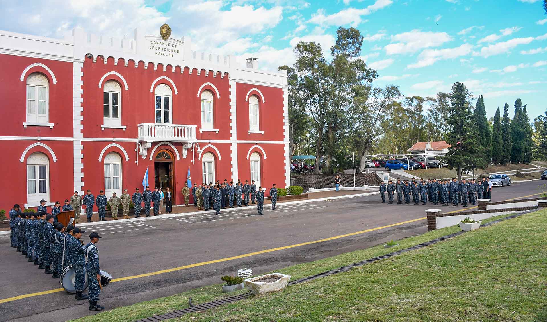 Asumieron el Suboficial Mayor Mario Federico Aquino Garnica en el Comando de Adiestramiento y Alistamiento de la Armada y el Suboficial Mayor Darío Gustavo Díaz en el Comando de la Fuerza de Submarinos.