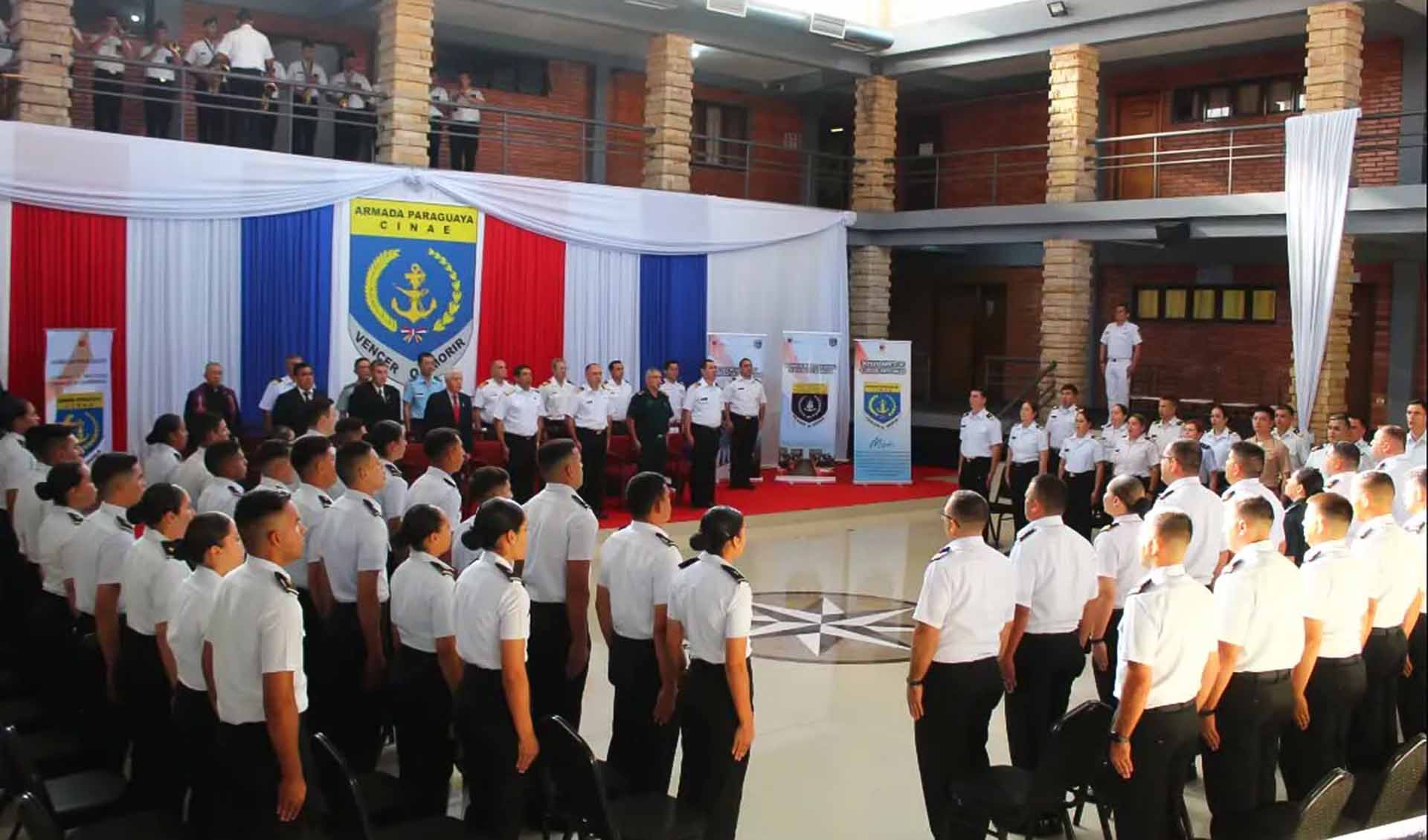 Marinos argentinos contribuyen con el fortalecimiento de la formación de sus pares paraguayos.