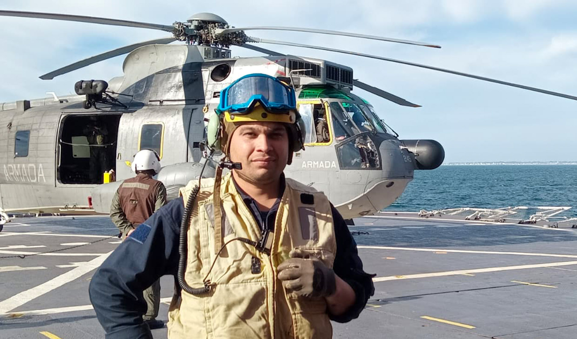 Oriundo de Resistencia, Chaco, el Cabo Principal Aeronáutico Matías Sebastián Rojas forma parte del Grupo Aeronaval Embarcado en el rompehielos ARA “Almirante Irízar”.